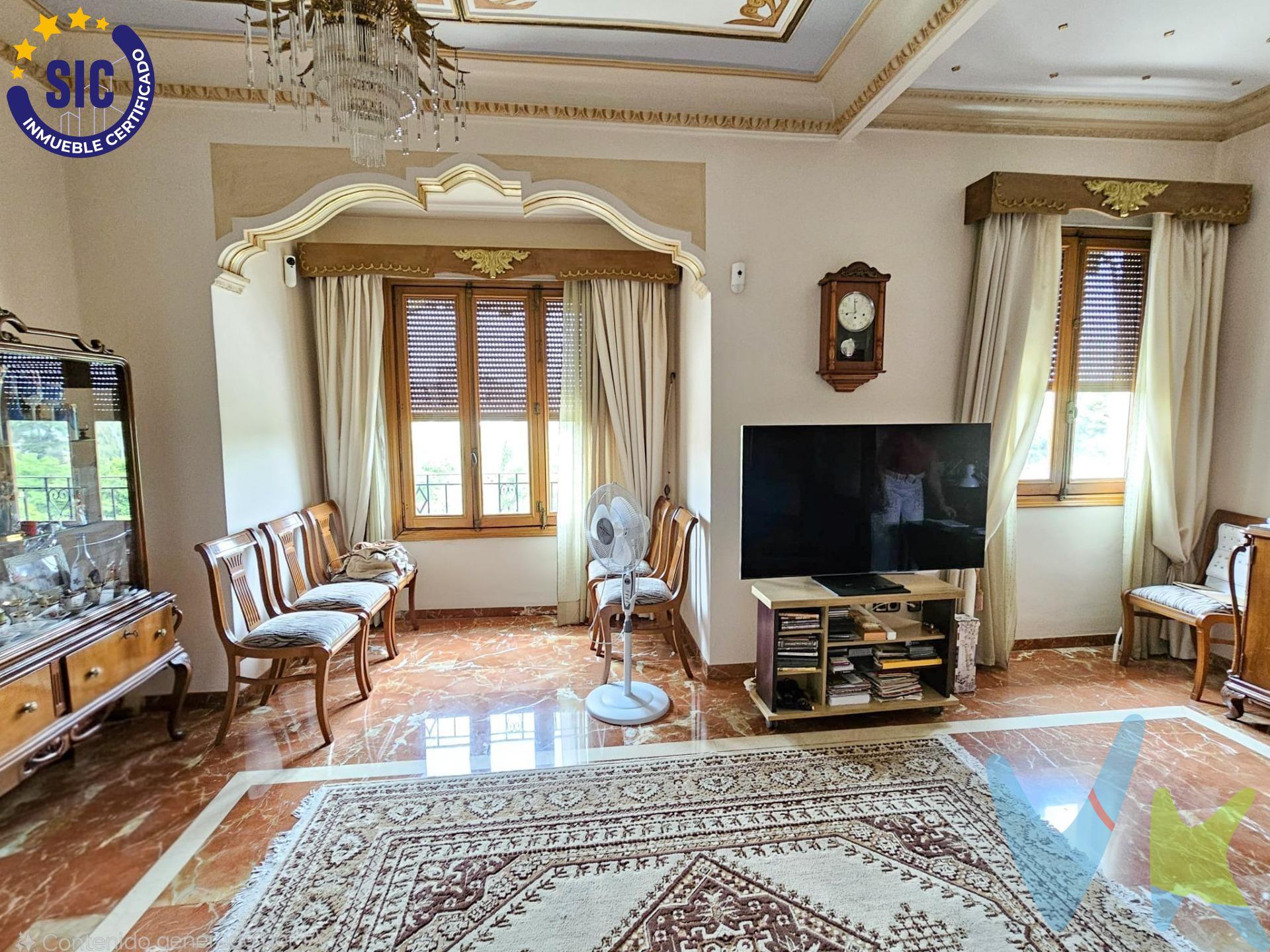 🏛️ Venta de Nuda Propiedad con Vistas al Parque del Oeste. ---> NO SE VENDE EL PISO, SE VENDE LA TITULARIDAD DE ÉSTE (VENTA DE NUDA PROPIEDAD), EL USUFRUCTO (DERECHO A USO Y DISFRUTE) SE MANTIENE PARA QUIEN HABITA LA VIVIENDA HASTA SU FALLECIMIENTO O IDA. Por eso el precio es inferior al precio actual de mercado. ---> Usufructo vitalicio a favor de dos hermanas de 79 y 86 años, lo que convierte esta operación en una inversión patrimonial a medio/largo plazo. Inversión estratégica en edificio protegido con encanto histórico. Presentamos esta exclusiva nuda propiedad en uno de los enclaves más funcionales y bien comunicados de la ciudad. Ubicado en un edificio protegido, perfectamente conservado y con acceso directo al ascensor desde la calle (sin escalones), este piso combina elegancia arquitectónica, luz natural abundante y vistas inigualables al emblemático Parque del Oeste, también conocido como el Parque del Avión. ✨ Características destacadas:. • 	Orientación suroeste, la más codiciada por su luminosidad y confort térmico. • 	Vistas despejadas al parque, un auténtico pulmón verde urbano. • 	Suelo de mármol en toda la vivienda, aportando distinción y frescura. • 	Techos altos, que amplifican la sensación de amplitud, decorados con lámparas elegantes. • 	Distribución optimizada: originalmente de 4 dormitorios, uno se ha integrado a la cocina para crear un acogedor comedor diario, práctico y agradable. • 	Dos baños completos, uno de ellos con bañera de hidromasaje, ideal para momentos de relax. • 	Ascensor accesible desde la entrada, sin barreras arquitectónicas. • 	Edificio protegido, de gran valor patrimonial, que aporta estabilidad y prestigio. • 	Solo dos vecinos por planta, en un edificio de siete plantas, lo que garantiza privacidad y tranquilidad. 📍 Sobre la ubicación:. Situado en Archiduque Carlos, una zona urbana consolidada, con excelente conectividad y todos los servicios a mano. Aunque el entorno es dinámico y activo, el piso destaca por su silencio interior y sus vistas despejadas al parque, ofreciendo un oasis de calma dentro del ritmo urbano. ----. La descripción del presente inmueble e imágenes tienen mero carácter informativo y en ningún caso carácter contractual, pudiendo ser modificados por la inmobiliaria comercializadora sin que ello implique responsabilidad alguna frente a terceros. En el precio de venta a público, esta propiedad NO incluye los gastos de adquisición (Notario, registro, gestión, honorarios, etc…).