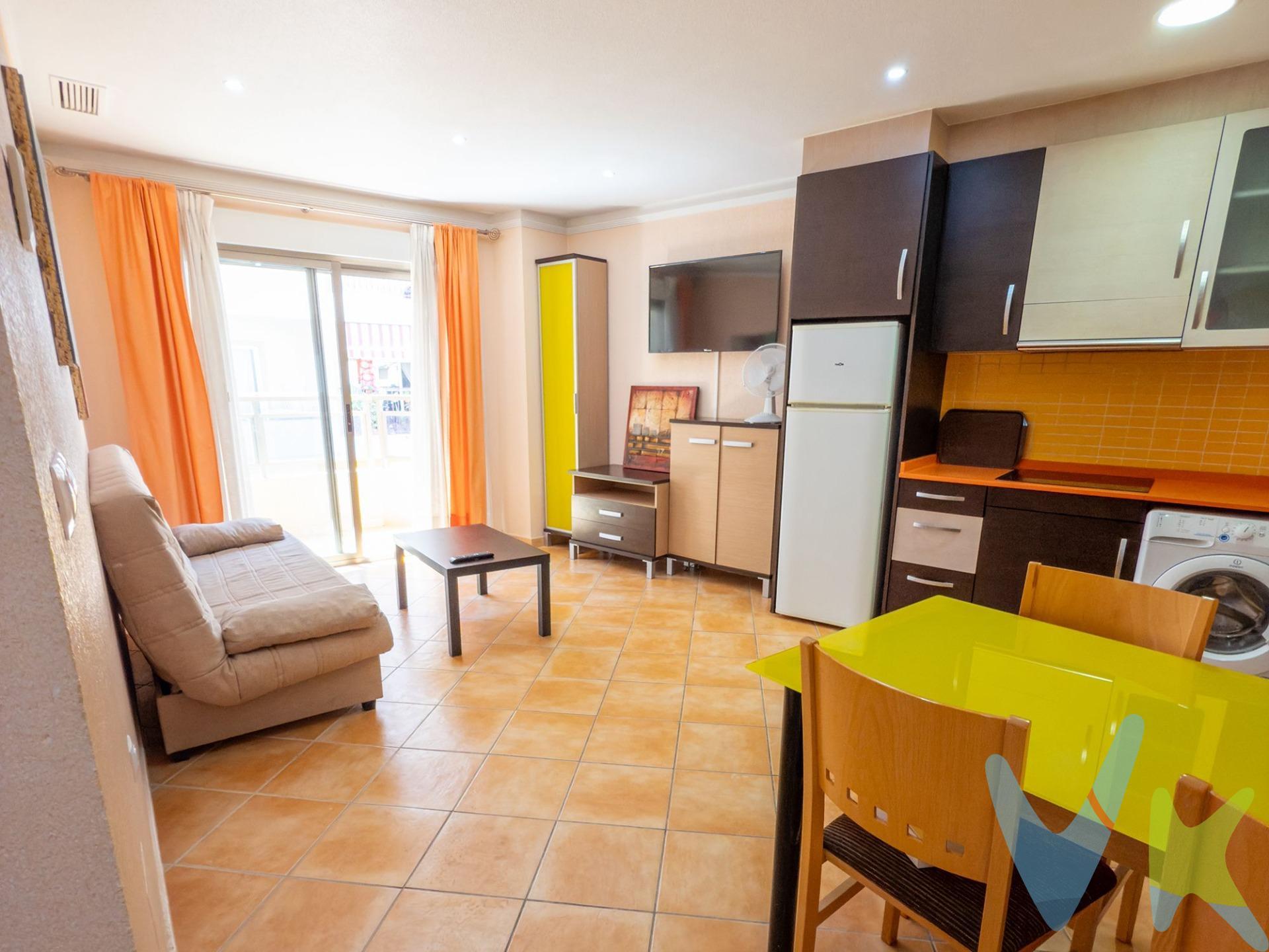 Si buscas una vivienda cómoda, práctica y con espacios exteriores para disfrutar del clima de la Costa Blanca, esta puede ser tu oportunidad. En exclusiva, presentamos este acogedor apartamento situado en Calle Perragorda, 27, Formentera del Segura, una localidad tranquila con todos los servicios necesarios a pocos minutos. La vivienda cuenta con 54 m² construidos, distribuidos en un luminoso salón-comedor, cocina, 2 dormitorios (uno principal y un segundo dormitorio ideal para invitados, despacho o habitación infantil) y 1 baño completo. El residencial dispone de una fantástica piscina comunitaria, perfecta para refrescarse durante los meses de verano y disfrutar del excelente clima de la zona. ✅ 54 m² construidos. ✅ 2 dormitorios. ✅ 1 baño completo. ✅ Piscina comunitaria. ✅ Zona tranquila y bien comunicada. ✅ Ideal como vivienda habitual, segunda residencia o inversión. Propiedad comercializada en exclusiva por MOCADI Inmobiliaria. Contacta con nosotros y ven a visitarla. . La descripción y los datos del presente inmueble tienen carácter meramente informativo y en ningún caso contractual. 