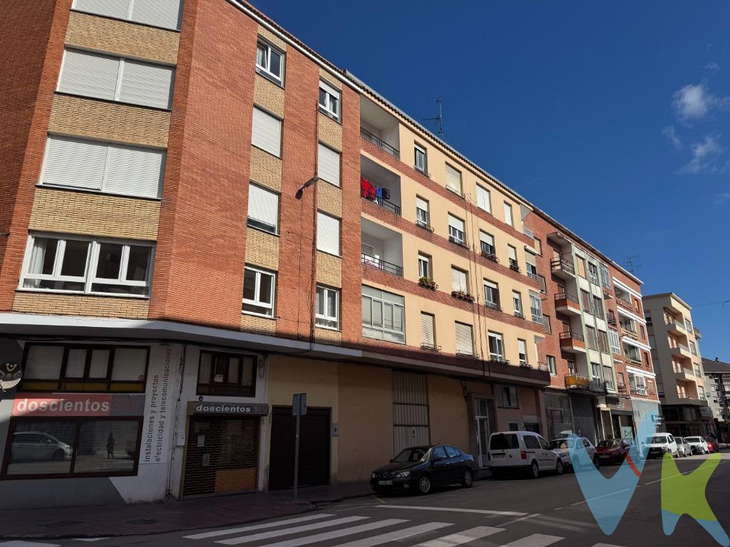 ¿Buscas una vivienda para reformar a tu gusto en una ubicación privilegiada?.  Te presentamos este luminoso piso de 71 metros cuadrados que ofrece un sinfín de posibilidades para crear el hogar de tus sueños.     Con una distribución ideal, cuenta con 3 habitaciones, un baño completo, cocina y un amplio salón con vistas a la calle. Además incluye 2 Trasteros en entre planta.    Una ubicación inmejorable,  está situado en el corazón de Los Corrales de Buelna,  así que estarás rodeado de comercios, supermercados, farmacias y todos los servicios que necesitas.     Con paradas de autobús y tren a pocos pasos, y acceso rápido a la autovía, podrás desplazarte cómodamente al resto de localidades de la región en muy poco tiempo.    Y con un precio increíble.  Por menos de 60.000€.  Ésta es una oportunidad que no puedes dejar escapar. Imagina diseñar cada rincón de esta vivienda para adaptarla a tu estilo y necesidades, disfrutando de un entorno con todas las comodidades y una luminosidad excepcional. Gastos de la transacción: . Compra sujeta al Impuesto de Transmisiones Patrimoniales. El adquiriente se hará cargo del coste de la escritura de Compra venta y su inscripción en el Registro de la Propiedad.