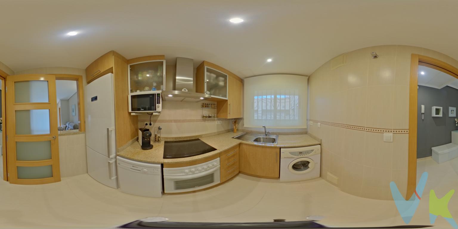  **Exclusivo Piso en Venta en la Prestigiosa Zona de Marina d\'Or, Oropesa del Mar**Les presentamos una oportunidad única de adquirir un magnífico apartamento situado en la décima planta de un edificio del año 2006, en la codiciada área de Marina d\'Or, Oropesa del Mar. Este inmueble ha sido diseñado para ofrecer el máximo confort y calidad de vida. Con un total de 68 metros construidos y 55 metros útiles, este apartamento se distribuye eficientemente, maximizando el espacio disponible para garantizar su plena comodidad.Desde el momento en que ingrese a la vivienda, quedará encantado con la luminosidad y las vistas espectaculares al mar Mediterráneo que se pueden disfrutar desde su amplia terraza de 13 m2 acristalada. Un generoso espacio exterior que actúa como el lugar ideal para disfrutar de desayunos con vistas impresionantes, cenas al anochecer o simplemente relajarse tomando el sol. Además, el apartamento está amueblado con mobiliario moderno y elegante, listo para que pueda instalarse sin complicaciones.El apartamento dispone de dos amplias habitaciones decoradas con gusto, cuyo diseño asegura el descanso y la privacidad que necesita, y dos baños, uno de ellos en suite. Además, el apartamento cuenta con una cocina totalmente equipada con electrodomésticos de primeras marcas, pensada para aquellos que valoran la funcionalidad y el diseño. Este espacio culinario se integra perfectamente con el salón-comedor, que se convierte en el corazón del hogar, ideal para las reuniones familiares o para disfrutar de momentos de serenidad.Uno de los grandes atractivos de este apartamento es su extensa lista de comodidades. La propiedad incluye plaza de garaje, una característica imprescindible en la zona, que proporciona la tranquilidad de tener siempre un lugar seguro para el vehículo. El edificio cuenta con ascensor, facilitando el acceso a todas las plantas, destacando así por su accesibilidad y comodidad. Sin olvidar las impresionantes zonas comunes, donde los residentes pueden disfrutar de una relajante piscina, perfecta para esos calurosos días de verano.La ubicación es inmejorable: en la exclusiva Marina d\'Or, una zona que ofrece todas las comodidades y servicios a escasos minutos de su vivienda. Para los amantes del transporte público, la cercanía a la estación de tren y autobús es un punto a favor, facilitando los desplazamientos a cualquier lugar de forma rápida y efectiva.Este apartamento es ideal tanto para aquellos que buscan una residencia permanente como para quienes desean una segunda vivienda de veraneo en un entorno de ensueño. La disposición del espacio, la calidad de sus acabados y las vistas al mar convierten a este inmueble en una oferta incomparable.No deje escapar esta oportunidad exclusiva de formación parte de la comunidad de Marina d\'Or. Este piso combina comodidad, estilo y una ubicación privilegiada, prometiendo una calidad de vida inigualable. El inmueble está listo para que sea su próximo hogar y ofrece todo lo necesario para comenzar una nueva vida sin perder tiempo. ¡Le invitamos a visitarlo! Una experiencia que nos comprometemos a hacer inolvidable, mostrándole todos los rincones y atractivos que este piso tiene para ofrecer.--------------------------------------Agencia inmobiliaria en Oropesa del mar si quieres comprar o vender casas pisos o locales en la comunidad Valenciana con oficina en Oropesa del Mar, Castellón. Para mayor seguridad en la compraventa, todas nuestras viviendas poseen FICHA DE CERTIFICACIÓN DE INMUEBLES registrada por la Asociación de Inmobiliarias de la Comunidad Valenciana ASICVAL. Antes de comprar o de entregar las arras, pida el Certificado de la vivienda para estar seguro y tranquilo sobre la situación legal, urbanística y de cargas de la misma. Los impuestos, gastos de notaría y registro no están incluidos en el precio de venta. 