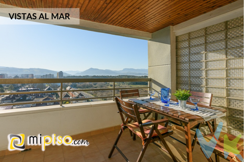 PISO CON AMPLIA TERRAZA Y VISTAS AL MAR

Descubre esta maravillosa vivienda ubicada en la zona del puntal. Una propiedad con una gran terraza y vistas al mar. Todo un lujo para los amantes del sol, de la tranquilidad y del mar.

Este piso cuenta con una superficie útil de 60 m2 aproximadamente. En su interior  nos encontramos con dos dormitorios , baño con ducha, cocina totalmente equipada, despensa, salón comedor con grandes ventanales y salida a una espectacular terraza, sin duda el punto fuerte de esta vivienda, Con vistas a la bahía y la playas naturales del Regatón. ¡Disfrutar de los atardeceres desde aquí es todo un lujo!. 

Situado en urbanización privada, con jardines, pistas de tenis y zona de juegos infantiles. 

Orientación sur, muy soleado y luminoso.



Porque tú eres especial, tu hogar también debe serlo…

Creamos espacios de vida.