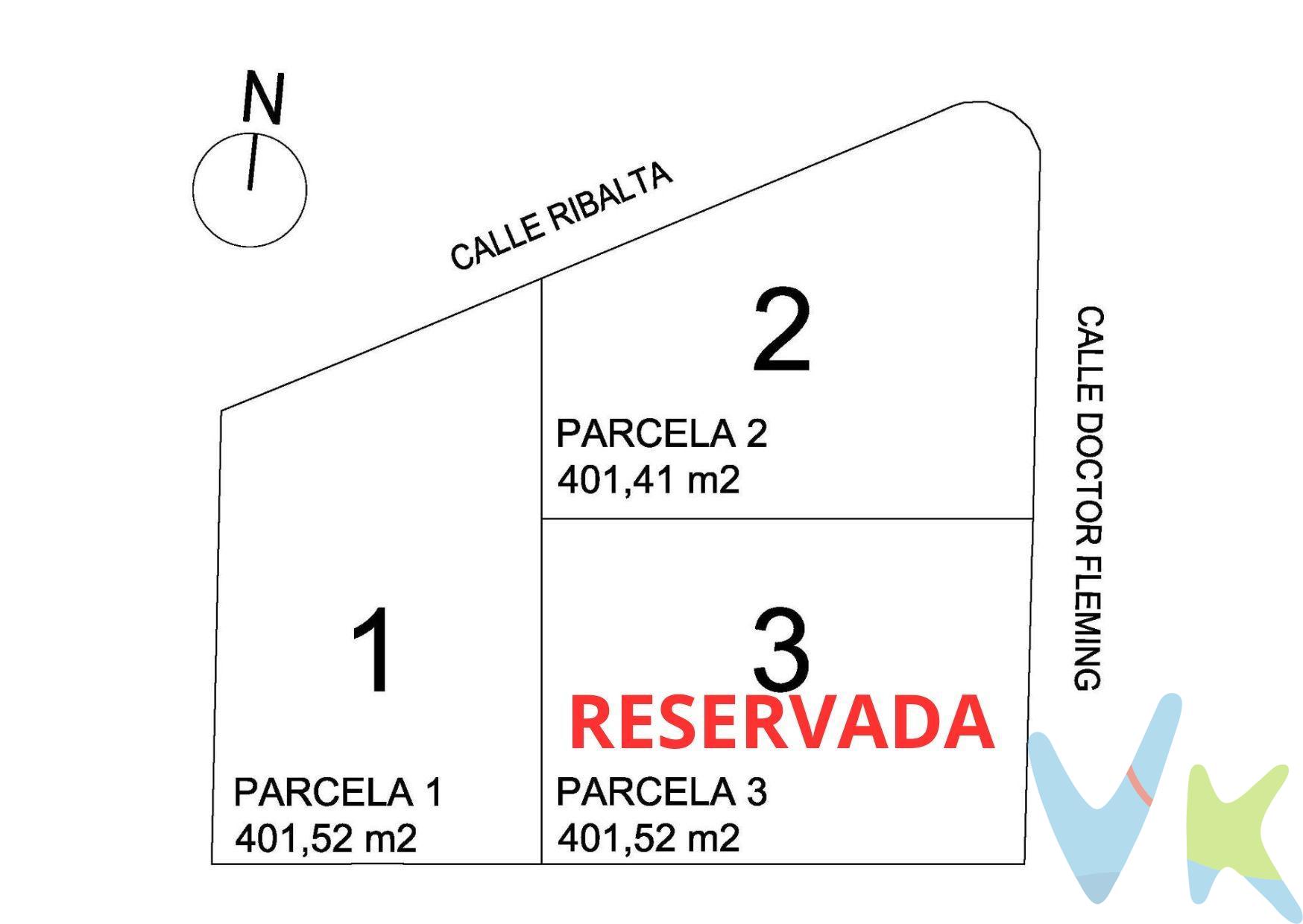 Parcelas en venta muy cerca del mar. Calle Ribalta, próximas al hotel Trinimar, a unos 300 metros de la playa del Heliópolis. Opción de varias tipologías, tanto de hacer la división en tres parcelas o en dos, con diferentes metros y precios, así como la opción de comprar la parcela o de elaborar un proyecto llave en mano. Los gastos y gestiones de segregar el solar están incluidos en el precio. La opción más económica es de 180.700€. Por mandato expreso del propietario comercializamos este inmueble mediante contrato de multi-exclusiva, por el cual numerosas agencias colaboradoras, nacionales e internacionales, ofrecen esta vivienda a sus potenciales compradores, todo ello garantizando un servicio de calidad, un trato fácil, sencillo y sin interferencias de terceros, ya que la gestión es a través de nuestra agencia. *Impuestos, gastos de compraventa tales como honorarios agencia y financiación no incluidos. . 