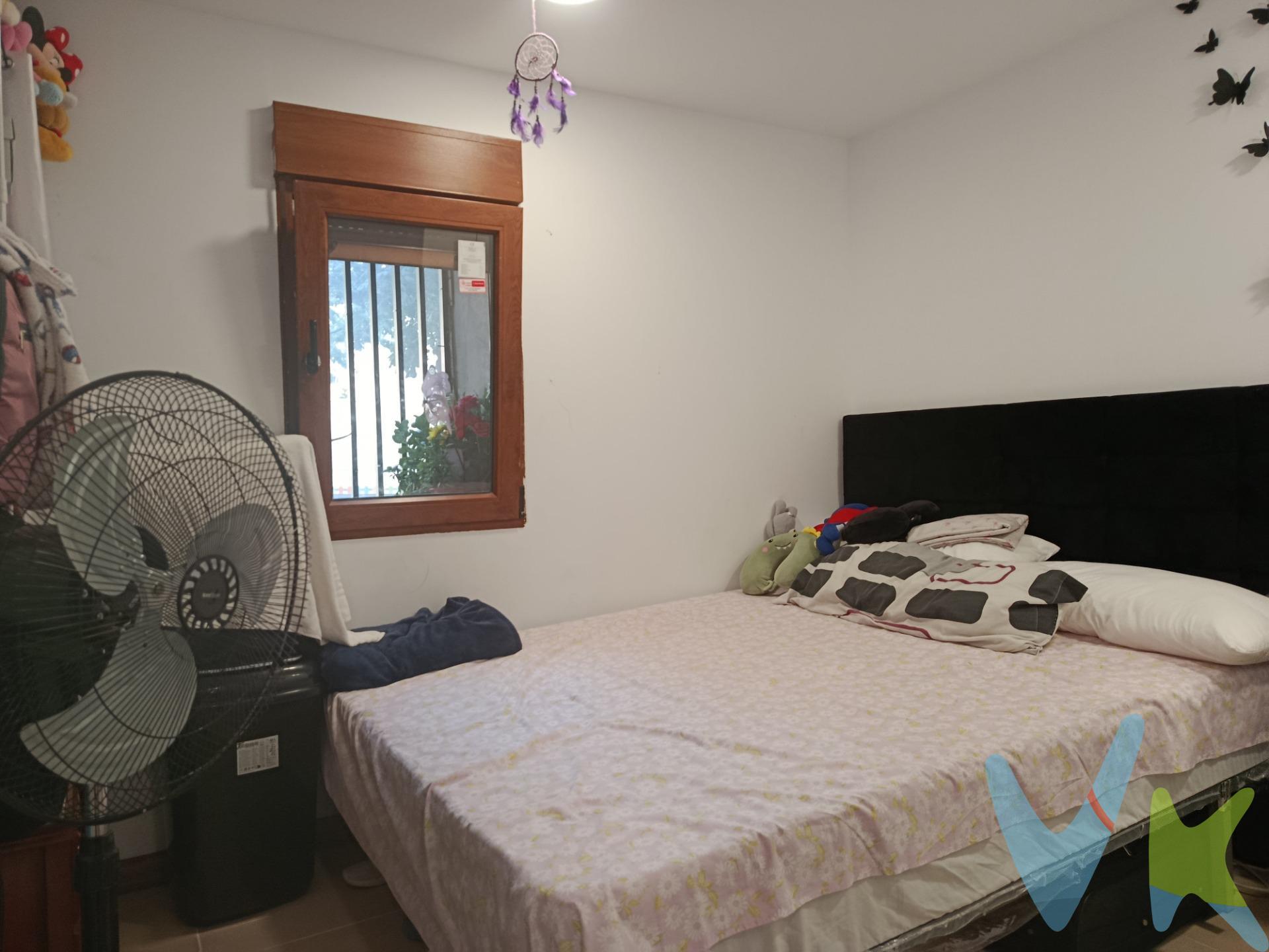 PISO en VENTA en ZARAGOZA - ARRABAL - Plaza Rosario (Ref.: 00863). ! IDEAL INVERSIONISTAS ya que se encuentra ALQUILADO con buena renta ¡. Apartamento de 36 m2 útiles, completamente reformado (lo estreno el inquilino). Compuesto por:. ➡️Hall de entrada y pasillo distribuidor. ➡️1 Habitación de matrimonio con armario. ➡️1 Alcoba con armario. ➡️Salón. ➡️Cocina. ➡️Baño dividido entre "Lavabo y wc" y "Plato de ducha". Calidades:. ▶️Puerta de entrada blindada y resto lacadas blancas✔️. ▶️Ventanas de PVC con climalit✔️. ▶️Paredes lisas✔️. ▶️Suelos de gres cerámico✔️. -------------------------------------------------------------------------------------------------------------------------------------------------------. En el precio indicado no están incluidos los gastos de compraventa ni honorarios profesionales.