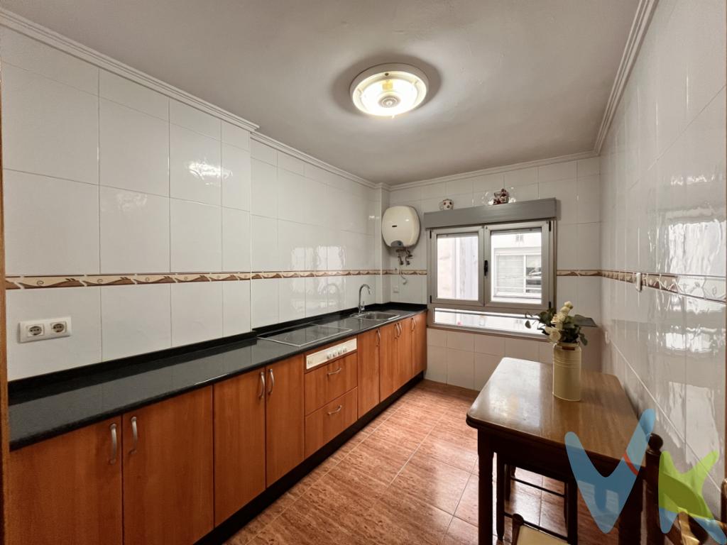  Se presenta una excelente oportunidad de adquirir un piso en Gijón, concretamente en el tranquilo barrio del Llano en Calle Panades.Este inmueble en venta se ubica en la cuarta planta de un edificio construido en el año 1968, una estructura sólida y bien mantenida que cuenta con la comodidad adicional de un ascensor, en Buen edificio sin Barreras arquitectonicasDispone de  tres habitaciones, diseñadas para proporcionar confort y privacidad, Sala Cocina reformada Despensa y 1 BañoEn las inmediaciones del inmueble podrá encontrar supermercados, farmacias, centros educativos y una amplia variedad de comercios, lo que asegura un estilo de vida práctico y cómodo.Además, la excelente conexión con el transporte público, destacando la proximidad de paradas de autobús, facilita los desplazamientos hacia el centro de Gijón y otras áreas de interés de la ciudad.Esta propiedad representa una perfecta inversión tanto para quienes desean establecerse de manera permanente como para aquellos que buscan una segunda residencia donde disfrutar de todo lo que Gijón puede ofrecer.Lo invitamos cordialmente a visitar esta propiedad para que pueda apreciarla en persona. Contáctenos para agendar una visita y permítanos mostrarle lo mejor de esta propiedad.En el precio no están incluidos los gastos de transmisiones patrimoniales, escritura y registro de la propiedad.