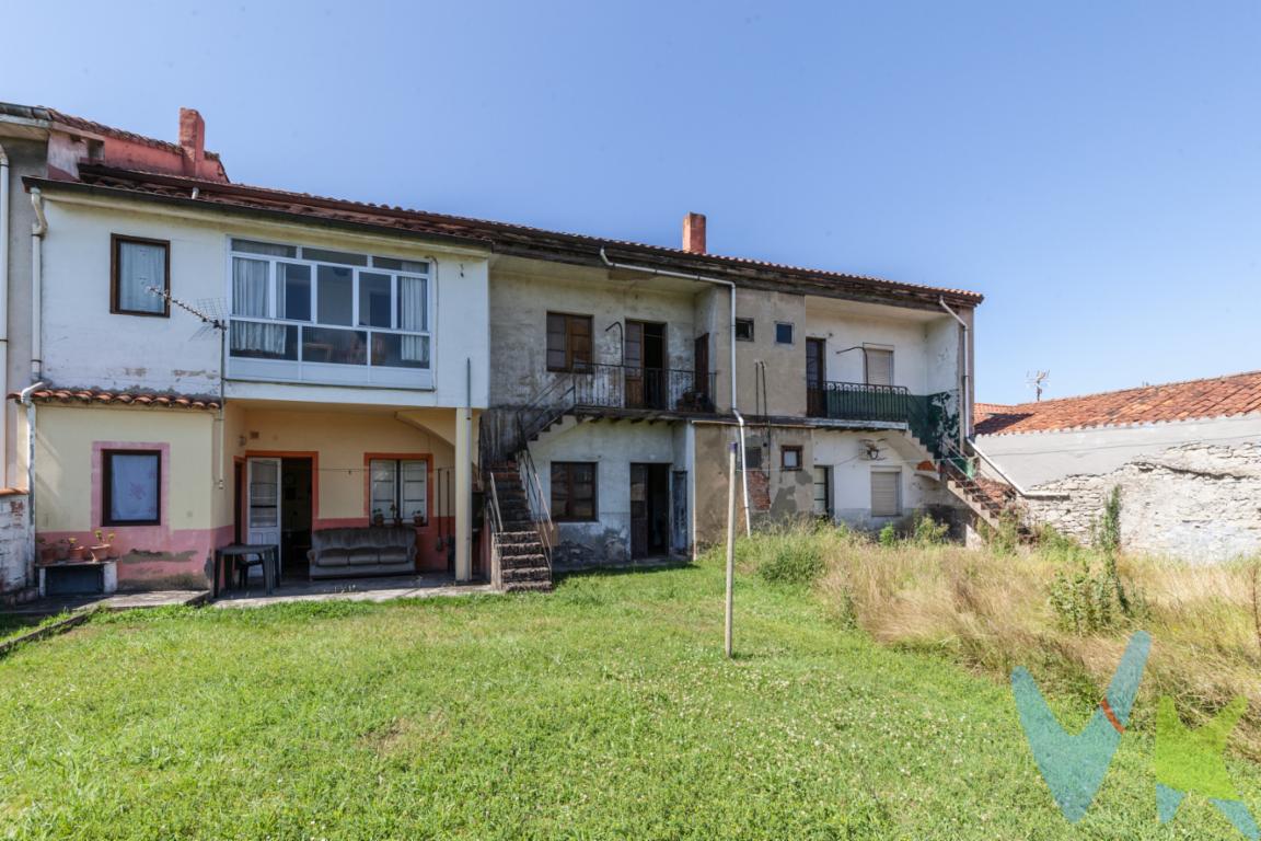 Venta de finca , sita en el barrio de la Iglesias de Abaja, parroquia de Vega, en Gijón, Mide dos mil cincuenta metros cuadrados, dentro de la finca existe una casa.Actualmente la casa se encuentra dividida en dos portales , con dos alturas, y son SEIS VIVIENDAS, Y UN ALMACEN QUE ESTA EN LA MISMA FINCA .La  vivienda necesita reforma integral.Para mas información pónganse en contacto con nuestras oficinas. Orientada al este y al oeste.En el precio no están incluidos los gastos de notaria y registro, ni de impuesto de trasmisiones patrimoniales. 