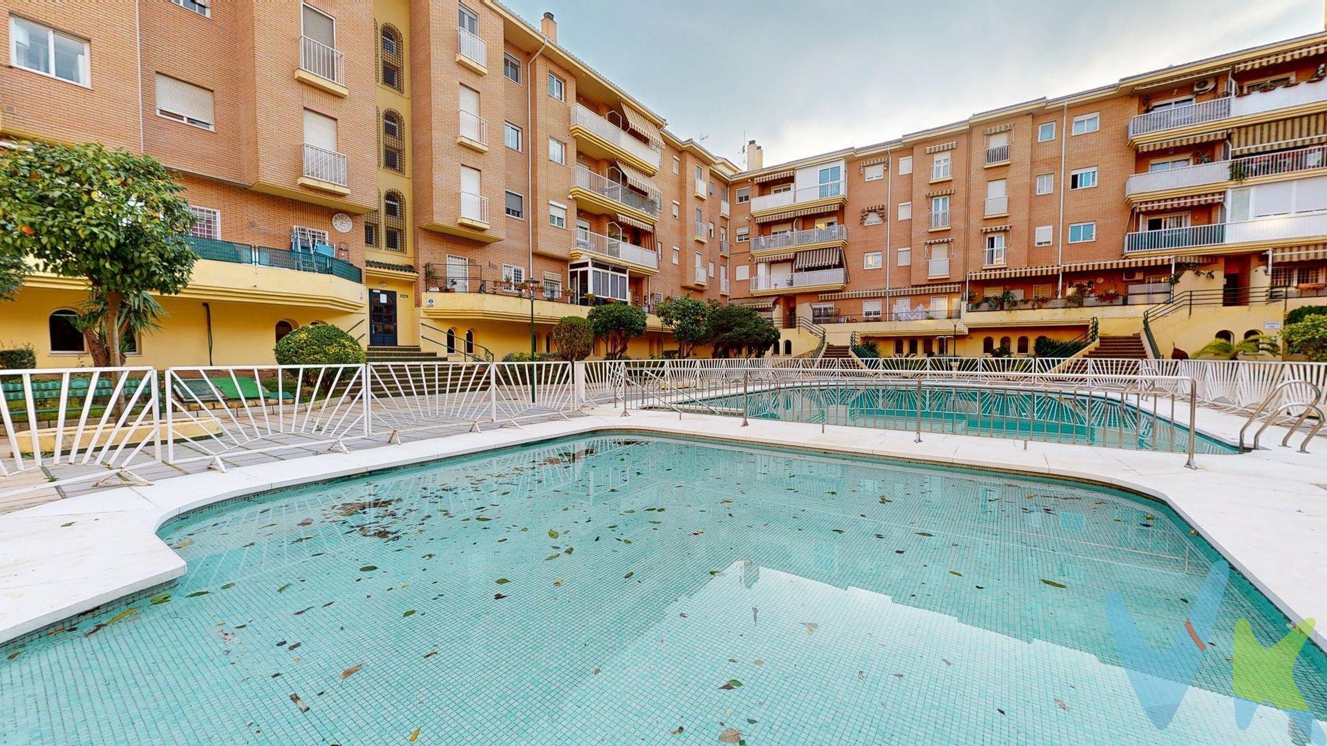 Descubre este encantador piso situado en la codiciada zona de Parque Azahara, Córdoba. Con una superficie construida de 84 m², esta propiedad ofrece un entorno perfecto para disfrutar del confort y la tranquilidad que buscas. Completamente listo para entrar a vivir, cuenta con una habitación doble luminosa y acogedora además de otra sencilla ideal como oficina o cuarto adicional. El baño está equipado con todo lo necesario para tu comodidad, también dispone de Terraza. La vivienda esta climatizada con bomba frio calor. Entre sus atractivos adicionales se encuentran un parking privado y trastero; perfectos si valoras el espacio extra. Los exteriores no decepcionan: podrás relajarte junto a la piscina comunitaria mientras disfrutas de días soleados o aprovechar las zonas infantiles cercanas ideales para los más pequeños. La ubicación es inmejorable ya que tienes acceso cercano a autobuses que conectan rápidamente con otras partes de la ciudad así como centros comerciales donde encontrar todo lo necesario sin grandes desplazamientos ni complicaciones. Sin duda alguna, este piso representa una excelente oportunidad tanto si estás buscando tu nuevo hogar permanente como inversión inmobiliaria por su gran potencial en alquileres gracias al interés constante por parte del público joven atraído por su localización estratégica cerca colegios e instalaciones recreativas. En cumplimiento de las obligaciones de información previstas en la Ley 10/2025, de 28 de diciembre, de servicios de atención a la clientela y transparencia, así como en la normativa sectorial vigente, el precio indicado no incluye los gastos e impuestos inherentes a la adquisición, los cuales se desglosan estimados o con posibilidad de calcularlos a continuación; los gastos más ajustados serán dados en el D.I.A. en la visita a inmuebles, o antes. *Gastos de Notaría: La Minuta se calculará según al arancel notarial oficial: Anexo I, del Real Decreto 1426/1989, de 17 de noviembre. Enlace: https://notariared.com/calculadora-gastos-compra-vivienda/. *Gastos de Registro de la Propiedad: La inscripción se facturará según el arancel oficial: ANEXO I, del Real Decreto 1427/1989, de 17 de noviembre. Igual enlace anterior . *Gastos de Gestión (Gestoría): Los honorarios por la tramitación administrativa, liquidación de impuestos e inscripción registral ascienden de forma estimativa a [363 € aprox.] (IVA incluido), aunque depende de cada caso, y su dificultad. *Honorarios Agencia del Vendedor: incluidos en el PVP. *Honorarios Agencia del comprador: La agencia prestará los servicios de información, asesoramiento y acompañamiento previstos en el Encargo de Servicios y en el D.I.A. Si solicita servicios adicionales o personalizados, sus honorarios serán informados previamente, de forma individualizada y por escrito, conforme a la libertad de pactos y a la normativa vigente. *Si necesita Financiación, su banco le informará. *Impuesto sobre Transmisiones Patrimoniales (ITP): Se aplicará el tipo impositivo vigente en Andalucía (generalmente el 7%, sin perjuicio de tipos reducidos del 6%. 3,5%,  etc,  aplicables según las circunstancias personales del comprador o las características del inmueble). El impuesto se devenga sobre el superior entre: 1.- Valor de Referencia de Catastro; y  2.- Precio de venta. Puede calcular su situación personal en el portal oficial de la A.T. de Andalucia. enlace: https://www.juntadeandalucia.es/organismos/economiahaciendayfondoseuropeos/areas/tributos-juego/tributos/paginas/impuestos-cedidos-transmisiones.html. 