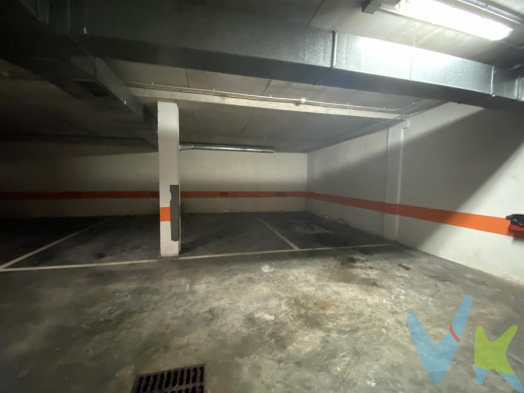 En Ganzo, a mitad de camino entre Torrelavega y el Hospital de Sierrallana tenemos para la venta esta estupenda plaza de garaje de 13m², con un buen acceso, en un edificio del año 2.009. 