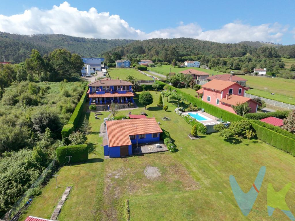 Oportunidad única para adquirir un encantador hotel rural en la pintoresca localidad de Valdredo (Cudillero).   Este hotel rural está destinado a ser un negocio exitoso, ofrece una variedad de características excepcionales que lo convierten en una inversión ideal.  Se sitúa en un lugar a pocos metros de la costa y a tan solo 12 minutos en coche del pintoresco pueblo marinero de Cudillero.El establecimiento cuenta con:Una casa con 3 habitaciones, dos baños y cocina equipadaUna buhardilla con 2 dormitorios, cocina equipada y un baño con ducha.4 apartamentos de 1 habitación, cocina equipada, baño con ducha y terraza4 habitaciones con baño con ducha, armarios empotrados y terraza con vistas al mar.Una Vivienda con 3  habitaciones, 2 baños, salón y patio en la que viven los actuales propietarios.Parking Con capacidad actual para 16 coches.Acogedor comedor con cocina equipado  y aseo para poder ofrecer un servicio completo de desayunos, comidas o cenas.Hotel rural en Asturias en pleno funcionamiento  y para poder poner en marcha desde el primer día, cuenta con 5.000m2 de parcela, piscina, áreas infantiles y barbacoas.Pasa cerca el camino de Santiago y tiene varios premios y reconocimientos en diferentes plataformas turísticas reconocidas por el buen servicio dado.Posee ya clientes habituales, tiene muchas posibilidades y se podría obtener aún más beneficio del que actualmente se obtiene. Extensa y bien cuidada zona ajardinada, ofrece un espacio al aire libre que respira serenidad y belleza natural, ideal para paseos tranquilos o actividades al fresco.Cada rincón ha sido diseñado cuidadosamente para satisfacer las necesidades y expectativas de los huéspedes más exigentes. Los espacios se encuentran completamente amueblados, ofreciendo un estilo tradicional combinado con toques modernos que crean un ambiente acogedor y refinado. Valdredo es una región que combina la tranquilidad del entorno natural con la cercanía de servicios y actividades como senderismo, rutas a caballo, playas cercanas como la maravillosa playa de Aguilar este hotel garantiza una localización estratégica que lo hace atractivo tanto para turistas en busca de descanso como para quienes deseen explorar los encantos de la zona. La versatilidad de este inmueble lo convierte en una excelente opción para aquellos que buscan establecer un negocio hotelero próspero y de renombre.En resumen, este hotel es una joya en el mercado inmobiliario, esperando por su nuevo dueño que pueda aprovechar al máximo todo lo que tiene para ofrecer. Desde su impresionante arquitectura pasando por su ubicación inigualable con vistas al mar, No pierdas esta oportunidad de invertir en un lugar con la rentabilidad. Una visita es imprescindible para apreciar en su totalidad todo lo que este hotel rural tiene para ofrecer. 