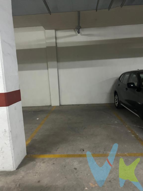Se vende amplia plaza de garaje en Sagunto, ideal para vehículos de gran tamaño, incluidos SUV, todoterrenos o berlinas. Gracias a sus generosas dimensiones, permite aparcar y maniobrar con total comodidad.Ubicada en un garaje de fácil acceso, es una excelente oportunidad tanto para uso propio como para inversión. Protege tu vehículo de las inclemencias del tiempo y olvídate de buscar aparcamiento.Características:Plaza de garaje de gran tamaño.Apta para vehículos tipo SUV.Fácil acceso y cómoda maniobra.Garaje seguro.Ideal para uso personal o como inversión.Para más información o concertar una visita, no dudes en contactar.
