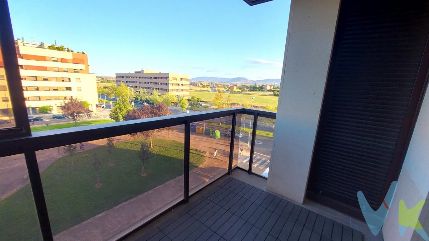 Inmobiliaria Solozábal te ofrece un apartamento en el  Parque Picos de Urbión.Una de las mejores zonas de Logroño,  Zona La Cava - FardachónEn planta 3ª, con terraza y con excelentes vistas al parque.2 dormitorios, 2 baños completos, salón y cocina.Terraza amplia.Aire acondicionado, bomba frío y calor.Calefacción central con contador individual. Ascensor 6 personas.Este-Oeste, vistas despejadas. Ubicación tranquila.2 armarios empotrados. Amueblado.Garaje y Trastero incluidos.Piscina y zona de juegos. Zona consolidada y cerca de centro ocio Alcampo.  