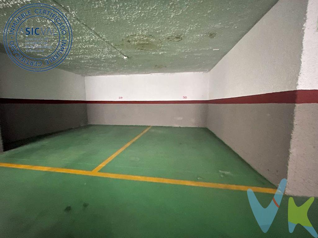 Te ofrecemos la posibilidad de adquirir dos plazas de garajes en la Calle Marina Alta,  en el barrio Sant Pau perteneciente al distrito de Campanar. Al lado del Hospital Arnau de Vilanova, próximo al Palacio de Congresos y a la gran Avda. Cortes Valencianas. . Se sitúan en el segundo sótano de un edificio. Son plazas amplias con facilidad de maniobra. Constan de 11m2 y 12 m2 cada una, lo que te permitirá aparcar cómodamente tu coche. Puedes adquirirlas por el precio de 24.000€ cada plaza, un precio muy competitivo para la zona. . No dejes pasar esta oportunidad y llámanos para más información y si quieres visitarlas con tu coche. Estaremos encantados de poder ayudarte a encontrar la plaza de garaje que mejor se adapte a tus necesidades. ¡Te esperamos!