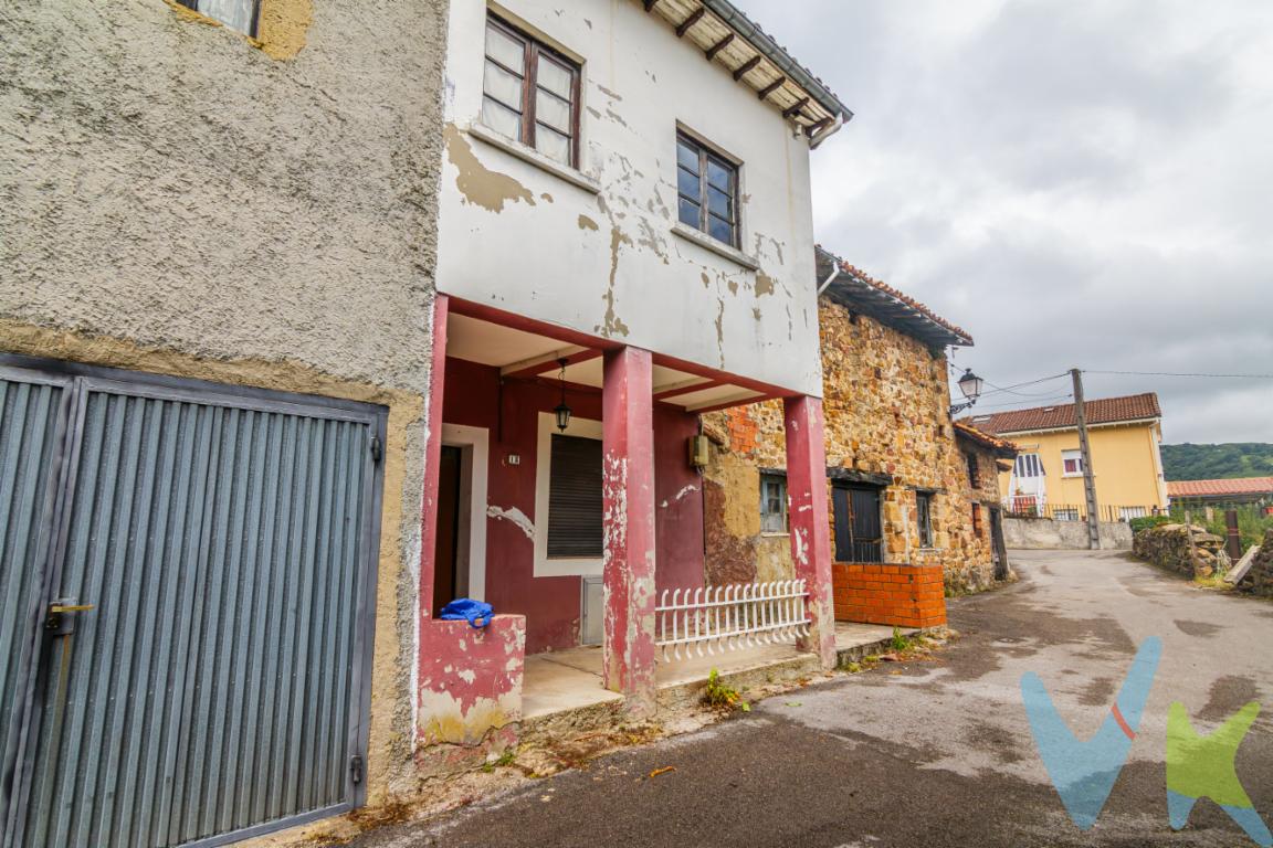 ¡Oportunidad única en Bimenes! Conjunto rural de casa, almacén y 3 fincas con un enorme potencial.Si buscas un proyecto en la Asturias más auténtica, esta propiedad ubicada en el encantador entorno de Tabayes (Bimenes) es perfecta para ti. Se trata de un conjunto ideal para quienes desean una segunda residencia en plena naturaleza o un proyecto de reforma integral para diseñar la casa de sus sueños con un gran espacio exterior.El conjunto se compone de las siguientes propiedades:1. LA VIVIENDA PRINCIPAL (A reformar).Una casa rural con encanto que consta de planta baja (60 m²) y planta alta (64 m²), sumando un total de 124 m² útiles. El espacio disponible se distribuye de la siguiente manera:Planta alta: 2 habitaciones  y 1 cuarto de baño.Planta baja: Salón y cocina.2. EL ALMACÉN AUXILIAR (130 m² totales) Justo al lado se incluye una sólida edificación independiente destinada a almacén. Cuenta con:Planta alta: Sesenta y cinco metros cuadrados (65 m²).Planta baja: Sesenta y cinco metros cuadrados (65 m²).Ideal para utilizar como garaje para varios vehículos, taller, zona de almacenamiento, estudio o incluso como ampliación de la vivienda principal.3. TRES FINCAS INCLUIDAS (Más de 9.700 m² de terreno) Para los amantes de la naturaleza y el espacio al aire libre, la propiedad incluye tres parcelas que multiplican las posibilidades del conjunto:Finca 422 m², ideal para diseñar un jardín, huerto ecológico o zona de recreo junto a las edificaciones.Finca 2.744 m² con múltiples opciones de aprovechamiento.Finca 6.559 m², perfecta para pasto, árboles frutales o uso agrario.Una oportunidad única con un enorme potencial en pleno corazón de Asturias, donde se incluye la vivienda, el almacén y tres fantásticas fincas con infinitas posibilidades. Olvida los espacios pequeños; aquí tienes metros, tranquilidad y aire puro para diseñar la vida a tu medida.¡Consúltanos para más información y ven a visitarla!El precio de venta no incluye los gastos e impuestos derivados de la operación. Corresponden al comprador el pago del Impuesto sobre Transmisiones Patrimoniales (ITP), calculado sobre el valor más alto entre el precio de venta y el valor de referencia catastral, así como los honorarios de notaría y registro según aranceles oficiales, teniendo el comprador libertad para elegir notario. Para consultar los porcentajes del ITP en Asturias puede hacerlo a través de la web oficial de servicios tributarios del Principado de Asturias https://sede.tributasenasturias.es/sites/sede/default/es_ES/Que-quiereshacer/Transmisiones-Patrimoniales-y-AJD. Asimismo, el comprador asumirá los gastos de tasación y costes bancarios si precisa hipoteca. Por su parte, el vendedor asumirá el pago de la plusvalía municipal y los honorarios de intermediación. Este anuncio es meramente informativo y los interesados tienen derecho a solicitar la documentación adicional del inmueble conforme a la normativa vigente. 
