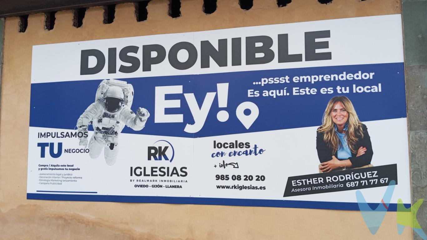  **Local en Venta en Oviedo, Zona La Florida**Presentamos este magnífico local en venta, situado en la vibrante zona de La Florida, en Oviedo. Con una superficie útil de 227,98 metros cuadrados y coincidiendo con sus metros construidos, esta propiedad ofrece una oportunidad excepcional para establecer un negocio en una ubicación estratégica y moderna. El edificio, construido en el año 2002, garantiza una infraestructura contemporánea y eficiente.El inmueble es destacadamente amplio, lo que le confiere una versatilidad para adaptar el espacio según las necesidades del negocio que se desee instalar. Su extensión permite una distribución cómoda y funcional de las áreas de trabajo, atención al cliente, almacenamiento, entre otras. Este local tiene el potencial de convertirse en una tienda, oficina, centro médico, o cualquier otro tipo de establecimiento comercial.Ubicado en una de las zonas más dinámicas y en desarrollo de Oviedo, cuenta con excelentes conexiones de transporte público, esenciales para facilitar el acceso tanto de clientes como de empleados. A escasa distancia, se encuentra una estación de tren que permite una movilidad ágil hacia diferentes puntos de la ciudad y alrededores. Asimismo, dispone de varias líneas de autobuses cercanas, proporcionando una conectividad impecable para quienes prefieran este medio de transporte.La Florida es una zona que destaca por su actividad comercial y residencial, creando un entorno próspero para cualquier tipo de negocio. La conveniencia de tener cerca supermercados, bancos, restaurantes y diversos servicios, hace que esta ubicación sea especialmente atractiva. No solo ofrece facilidades, sino también la seguridad de estar en una zona consolidada y de creciente demanda.Otro aspecto relevante es la construcción relativamente reciente del edificio, lo cual aporta tranquilidad en cuanto a la calidad de las instalaciones y su estado de conservación. Este factor es particularmente importante al considerar la inversión, ya que se traduce en menores costes de mantenimiento y necesidad de reformas a corto plazo. La solidez de la estructura y los acabados aseguran un ambiente profesional y acogedor para los clientes y visitantes.Para los potenciales compradores que valoran la amplitud, la modernidad y la accesibilidad, este local en La Florida se presenta como una opción inmejorable. Cada detalle de esta propiedad ha sido diseñado pensando en la funcionalidad y el aprovechamiento óptimo del espacio, brindando múltiples posibilidades para innovar y prosperar en cualquier actividad que se decida llevar a cabo.La oportunidad de adquirir un local en una zona en crecimiento y con tantas ventajas no se presenta todos los días. Invitamos a los interesados a concertar una visita para apreciar de primera mano las cualidades de este inmueble. No deje pasar la ocasión de invertir en un espacio con tanto potencial y situado en uno de los emplazamientos más cotizados de Oviedo.Para más información y para coordinar una visita, por favor, no dude en ponerse en contacto con nosotros. Estamos a su disposición para resolver cualquier duda y asistirle durante todo el proceso de adquisición. Haga de este local el núcleo de su próximo éxito empresarial. 