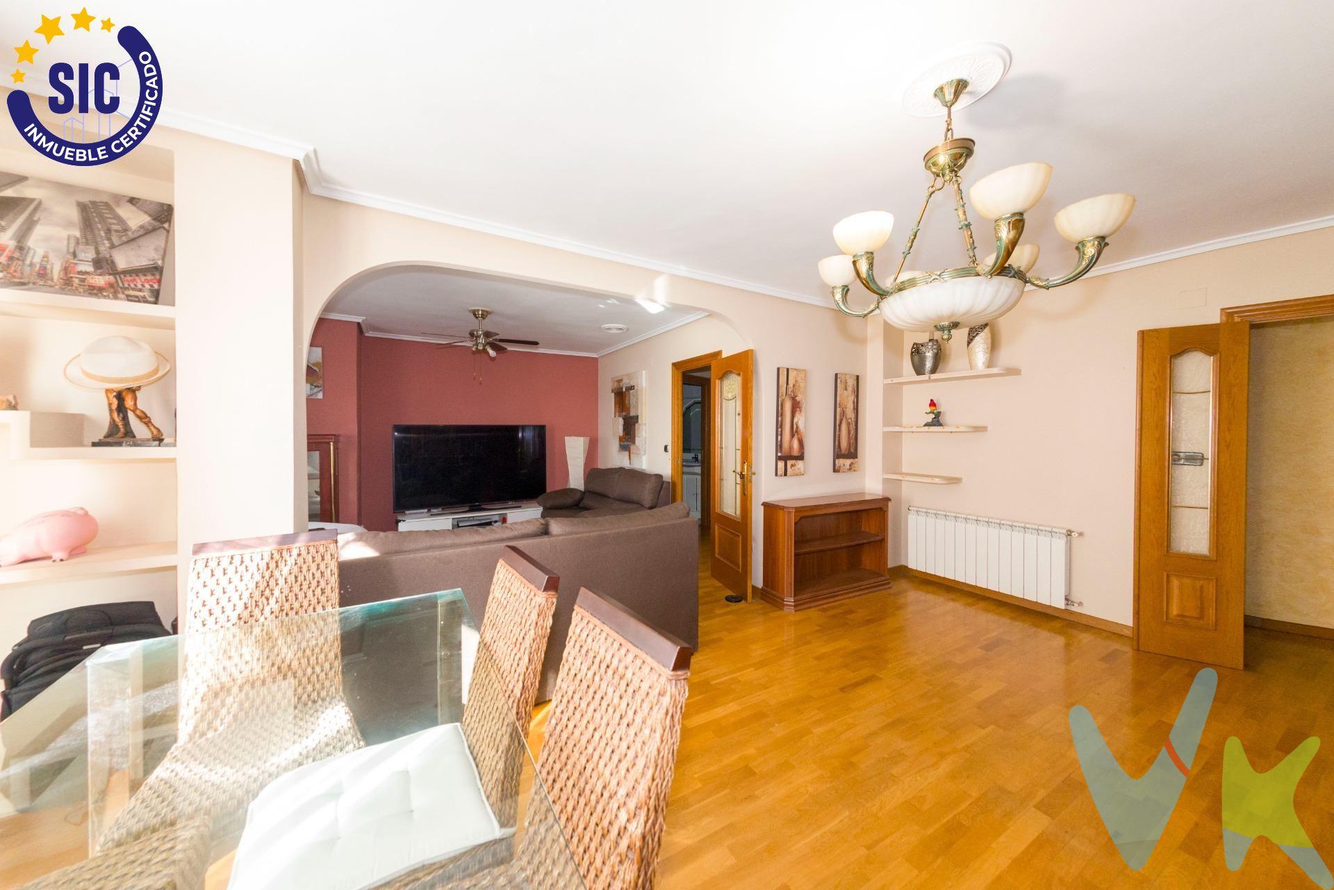 ¡Tu nuevo hogar te espera en Castellón! . ¿Buscas un piso acogedor y asequible en la zona sur de Castellón? ¡No busques más! Te presentamos este encantador piso que combina comodidad, estilo y un precio que se adapta a tu bolsillo. El piso se caracteriza por estar situado en una zona tranquila y bien comunicada, cerca de transporte público, supermercados y zonas de ocio y colegios; es un piso amplio y luminoso; tiene tres habitaciones perfectas para descansar o trabajar desde casa; el salón es muy acogedor, ideal para relajarte después de un largo día o para disfrutar de momentos con amigos. La cocina y la galería dan a un amplio patio de luces y tiene dos  baños con todas las comodidades que necesitas. Se trata de un piso perfecto para jóvenes que buscan su primer hogar sin comprometer su presupuesto; ya que se encuentra en una zona rodeada de una comunidad vibrante, ideal para hacer nuevos amigos y disfrutar de la vida social. Al garaje se accede desde la calle (no acceso directo desde portal) está en el edificio de al lado. - Oportunidad de inversión: Un lugar ideal para vivir o como inversión a largo plazo. No dejes pasar esta oportunidad! Ven a visitarlo y descubre por qué este piso es el lugar perfecto para comenzar tu nueva aventura. ¡Tu nuevo hogar en Castellón te está esperando!. Por mandato expreso del propietario comercializamos este inmueble mediante contrato de multi-exclusiva, por el cual numerosas agencias colaboradoras, nacionales e internacionales, ofrecen esta vivienda a sus potenciales compradores, todo ello garantizando un servicio de calidad, un trato fácil, sencillo y sin interferencias de terceros, ya que la gestión es a través de nuestra agencia. *Impuestos, gastos de compraventa tales como honorarios agencia y financiación no incluidos. 