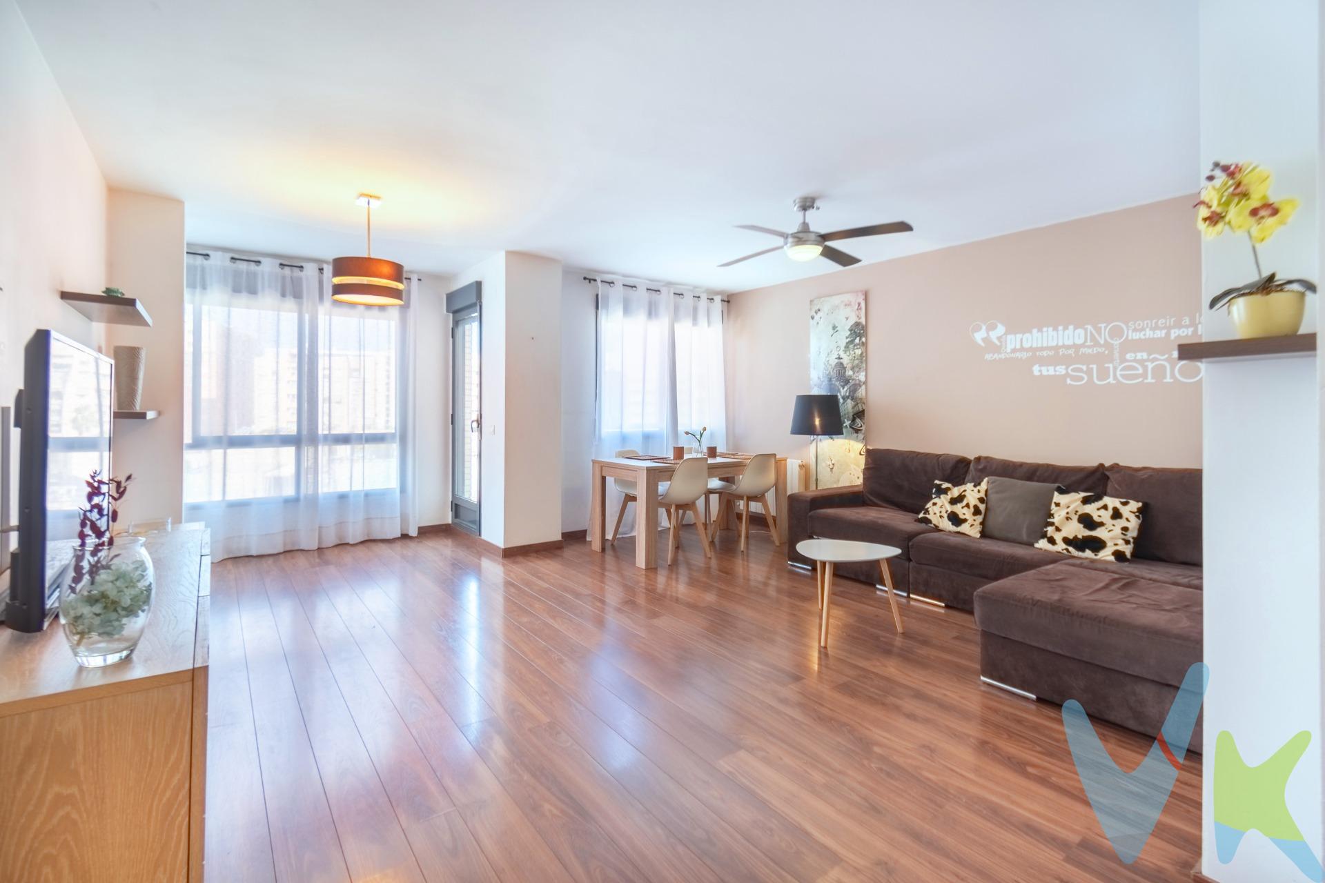 Si estás buscando una vivienda para entrar a vivir la acabas de encontrar. Os presentamos esta acogedora vivienda muy bien distribuida con vistas despejadas, ventilación cruzada y mucha luz, donde disfrutar con tu familia coge protagonismo. Rodeada de colégios, parques, tienda de barrio, supermercados, gimnasios.. todo a tu alcance. El piso tiene tres habitaciones, dos baños, una cocina donde poder comer en ella, un comedor con un encantador balcón con vistas a la montaña. la vivienda la completa una comoda plaza de garaje y si quieres OTRA OPCIONAL!!.tambien la tienes!!! y justo al lado!!! y que más pudes pedir???. Trastero? tambien dispone de el. No lo pienses más y pide una visita ..y empieza a soñar. VIVIENDA VPO