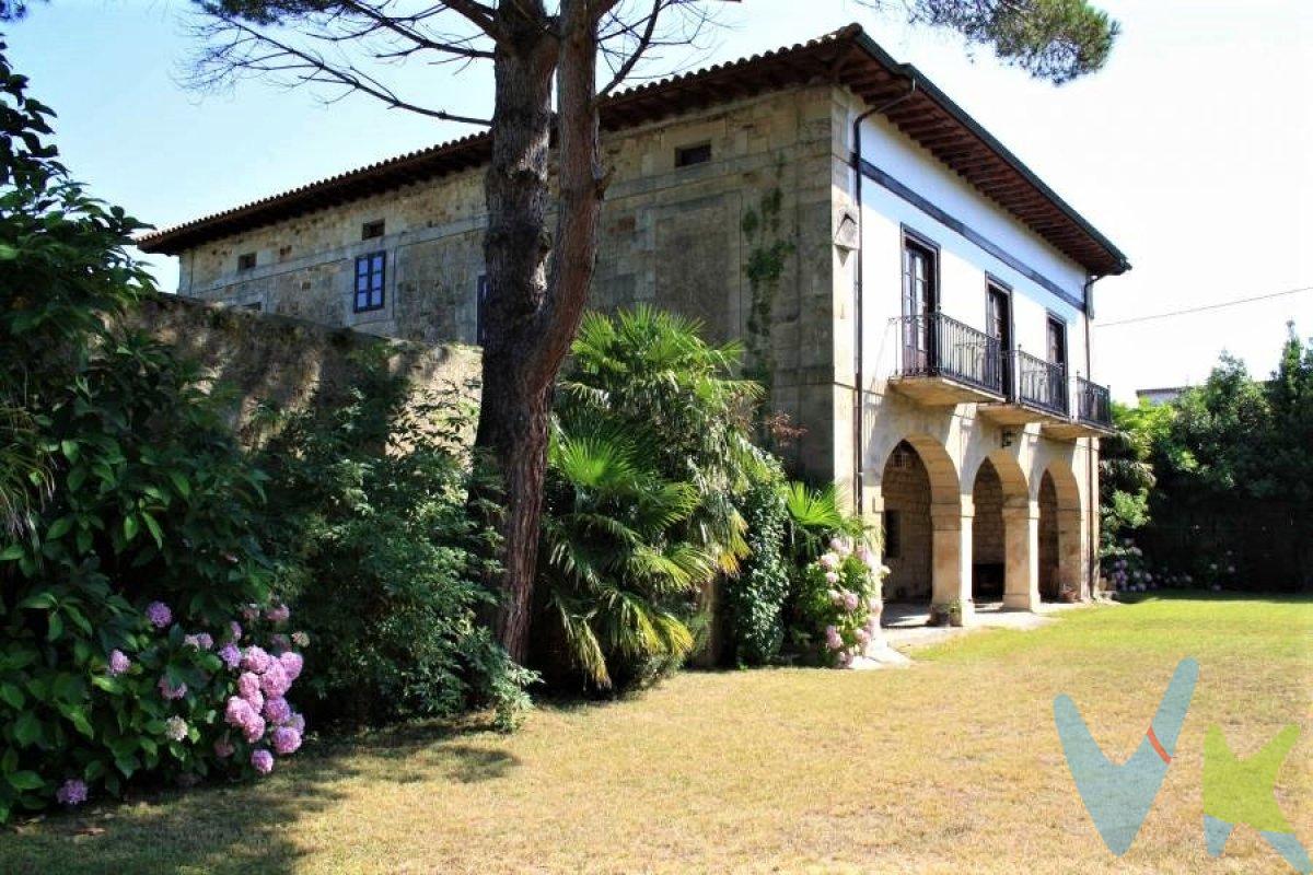 Casa Señorial del siglo XIX con muchas posibilidades! Con más de 600 m2 en una estructura de piedra, esta casa te ofrece todo el espacio que necesitas. . Distribuida en 2 plantas más un ático-desván, con una cubierta recientemente reformada, este hogar te brinda un encanto histórico con todas las comodidades modernas. Rodeada por 4.361 m2 de terreno urbano, podrás disfrutar de amplios espacios diáfanos propios de la época en que se construyó. Con techos altos, suelos de piedra y madera, contraventanas, varios balcones, porche y arcos de entrada, esta casa te transportará a otra época. Ubicada en un entorno tranquilo y colindante con la carretera nacional Santander-Burgos, estarás a tan solo 15 minutos de Santander, el aeropuerto y las playas. Además, esta propiedad es ideal para cualquier tipo de negocio turístico, como la realización de eventos, hostelería o incluso un hotel rural. Las opciones de negocio son infinitas. ¡Contáctanos ahora para más información y para concertar una visita a esta maravillosa casa!. Los impuestos, gastos de notaría y registro no están incluidos en el precio. 