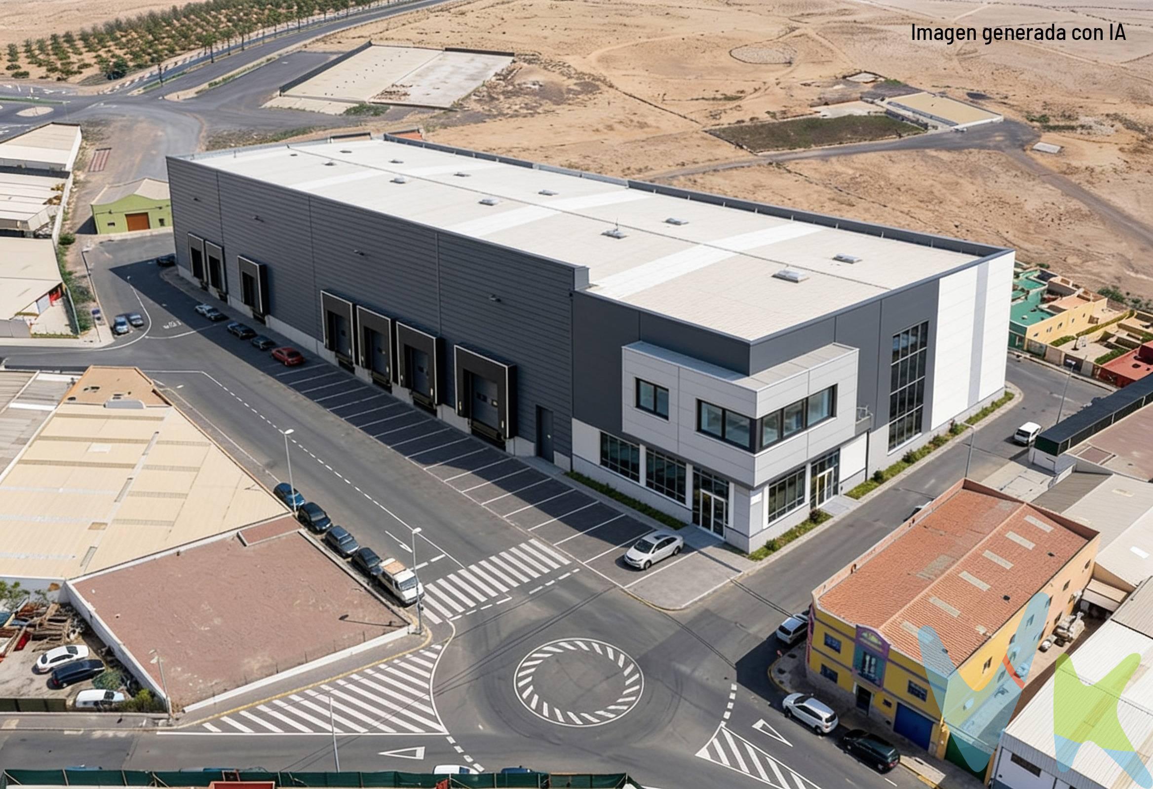 ¡Oportunidad única en Fuerteventura!. Se venden tres amplias naves industriales situadas en la zona de Las Salinas, con una superficie total aproximada de 6.000 m². Estas naves ofrecen el espacio perfecto para establecer un supermercado, un centro de distribución o cualquier tipo de negocio que requiera grandes dimensiones y un acceso privilegiado. Con una ubicación inmejorable, estas naves se destacan por su versatilidad y amplitud, ofreciendo infinitas posibilidades para emprendedores y grandes cadenas comerciales. Las instalaciones cuentan con todo lo necesario para adaptarse a tus necesidades empresariales, ya sea para la logística de productos o para convertir el espacio en una gran área de ventas. Su excelente conexión con las principales vías de acceso de la isla asegura una logística eficiente, lo que las convierte en una opción ideal para quienes buscan optimizar la distribución y almacenamiento de mercancías. No dejes pasar esta increíble oportunidad de invertir en una de las zonas más prometedoras de la isla. Contacta con nosotros para obtener más información y asegurarte un espacio en Las Salinas.