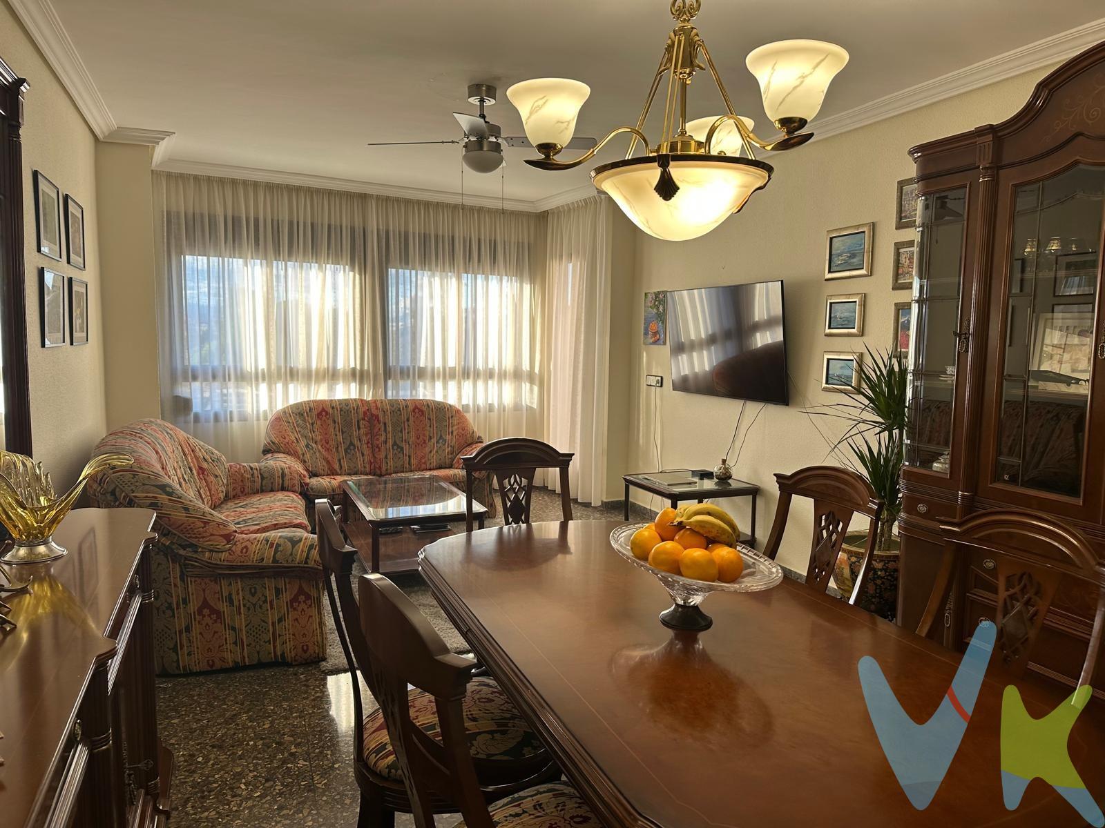 Te presento una magnífica ocasión para instalarte en  Alquerías del Niño Perdido, un piso con una ubicación inmejorable, en pleno centro del pueblo. Este piso, con una superficie de 113 m² construidos, reúne todo lo que necesitas para disfrutar de un hogar cómodo, funcional y pensado para tu bienestar y el de tu familia. La vivienda se encuentra en un estado impecable, transmitiendo desde el primer momento una sensación cálida y cuidada. Dispone de agua, luz, aire acondicionado y ventiladores de techo, además de un toldo en el balcón, perfecto para regular la temperatura y aprovechar este espacio durante todo el año. Tiene dos baños y está distribuida en cuatro dormitorios, tres de ellos equipados con armarios empotrados, ideales para aprovechar al máximo cada rincón y para familias numerosas. La cocina, amplia e independiente, se presenta completamente equipada y cuenta con una galería que aporta practicidad y orden al día a día. El salón, generoso en tamaño, invita a compartir momentos especiales en familia o con amigos. Toda la vivienda destaca por su abundante luz natural, un elemento que aporta calidez a cada estancia. El mobiliario no está incluido en el precio. Otro punto a destacar es que los gastos de comunidad son muy bajos, tan solo 10 € al mes, y se trata de una comunidad pequeña, con vecinos agradables y un ambiente tranquilo. Desde la vivienda podrás contemplar vistas despejadas que refuerzan esa conexión con el entorno. Sus zonas verdes, espacios infantiles y ambiente familiar lo convierten en un lugar ideal para asentarse y disfrutar de una excelente calidad de vida. Además a pocos kilómetros  podrás disfrutar de una playa única de arena fina y dorada de mas de 1km de extensión la playa del Arenal de Burriana. La localización es realmente privilegiada! disfrutarás de accesos rápidos a las principales vías de comunicación y tendrás a mano todo tipo de servicios: tren, paradas de autobús, centros de salud, colegios, guardería, piscina municipal, supermercados y mucho más. A esto se suma su cercanía a la estación de tren, una ventaja inigualable para desplazarte de forma cómoda hacia Castellón, Valencia y otras localidades. Alquerías del Niño Perdido es un encantador pueblo de la provincia de Castellón, con cerca de 6.000 habitantes. Ubicado a 20 km de Castellón y a 75 km de Valencia, combina a la perfección la serenidad de un entorno rural con una excelente conexión por carretera y tren hacia las principales ciudades del entorno. . Inmueble certificado en ASICVAL (Asoc. Inmobiliarias Com. Valenciana) POR CASATUYA (Agente Certificador Homologado). Los Impuestos, gastos de notaría, registro de la propiedad y honorarios de inmobiliaria no incluidos en el precio publicado. No dejes escapar esta oportunidad. Ponte en contacto conmigo y estaré encantado de ofrecerte más detalles o coordinar una visita. ¡Ven a descubrir todas las ventajas de vivir en Alquerías del Niño Perdido!. 