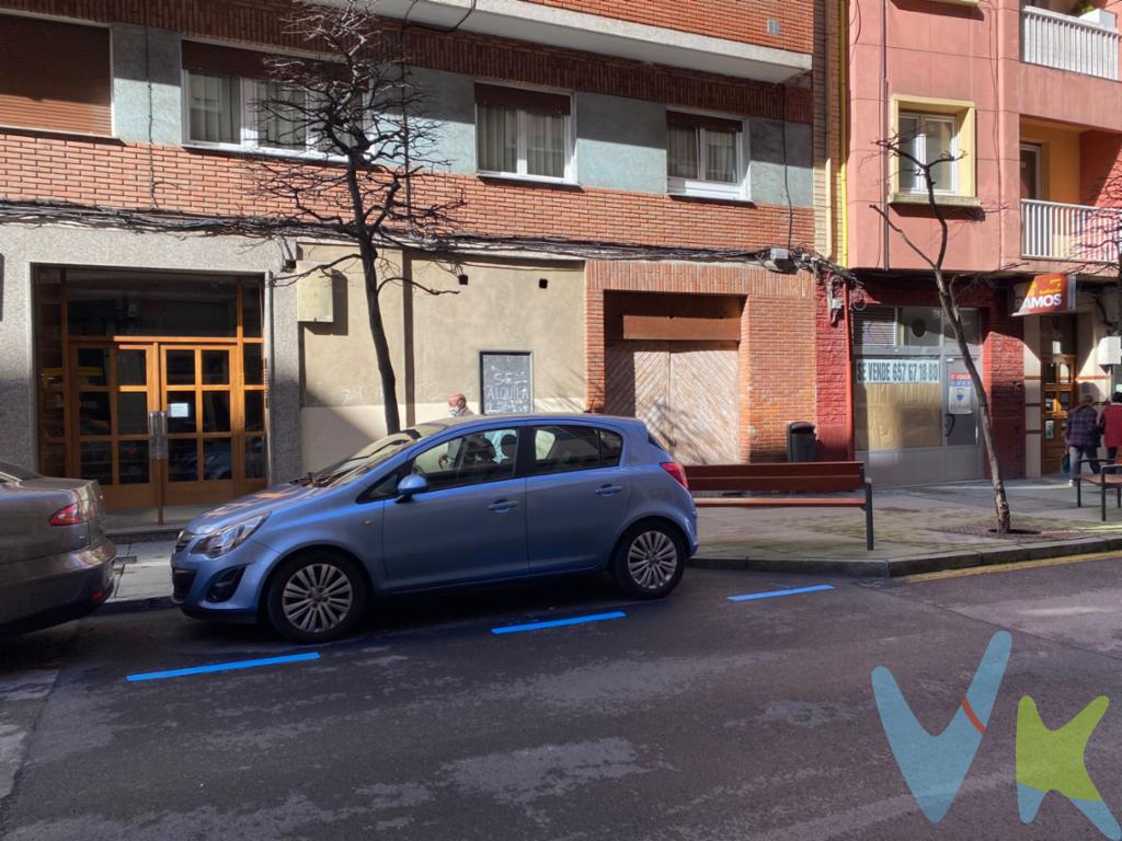 Ponemos a la venta un sótano de mas de 300 metros en la mejor zona de Gijón. En el corazón del barrio de la arena, en la calle aquilino hurlé. Es un sótano que podrás utilizar a modo de almacén e intentar aprovechar su espacio al máximo. Llámanos para verlo sin compromiso.