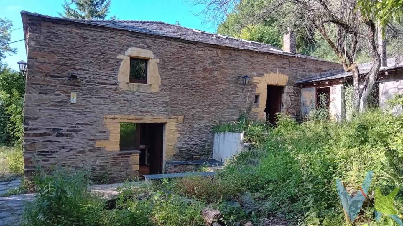 ¡Oportunidad única de adquirir un magnífico complejo con una casa principal e  independiente que fue y puede volver a ser el  antiguo albergue de Vega del Carro en OSCOS!  Esta impresionante propiedad, ideal también para familias numerosas o aquellos que buscan amplitud y confort, se encuentra disponible para la venta. Con una extensión de 200 metros útiles y 251 metros construidos, la casa principal ofrece un espacio inigualable diseñado para satisfacer todas sus necesidades, con posibilidad de rehabilitar las edificaciones colindantes y con una magnifica finca que acompaña a la propiedad de mas de 7.000 m2.Ubicada en una tranquila y encantadora zona de Santa Eulalia de Oscos, esta residencia goza de una privacidad absoluta gracias a su finca cerrada. La propiedad está rodeada por una espectacular zona ajardinada, perfecta para disfrutar de momentos de ocio y recreo al aire libre, donde niños y mascotas pueden jugar con total seguridad.Al entrar en la casa, será recibido por un ambiente acogedor listo para entrar a vivir. La distribución interior de la vivienda cuenta con siete amplias habitaciones, proporcionando el máximo confort y privacidad para cada miembro de la familia, además de espacio adicional para invitados o posibilidades de convertir alguna estancia en un despacho, sala de juego o gimnasio personal. La casa está equipada con electrodomésticos que aseguran una gran funcionalidad y facilitan el día a día. Disfrutará de una cocina completamente equipada, que se convierte en el corazón del hogar, un espacio donde preparar deliciosas comidas y compartir con los suyos momentos inolvidables.La combinación perfecta entre tranquilidad, confort y servicios modernos hace de esta propiedad una joya en el mercado. Esta propiedad puede ser también una excelente oportunidad de negocio, si desea recuperar sus usos y realizar actividades lúdicas, hoteleras o hosteleras es un lugar único y con totales garantías de rentabilidad.Este año Santa Eulalia de Oscos ha sido reconocida como la CAPITAL NACIONAL DEL TURISMO RURAL, lo que la diferencia y distingue por su artesanía, naturaleza, gastronomía e inigualable paisaje.Anímese a visitarla para apreciar de primera mano todo lo que esta maravillosa casa tiene para ofrecer. Contacte con nosotros para más información y para concertar una visita. No deje pasar la ocasión de hacer realidad su sueño de tener una casa espaciosa, cómoda y en un entorno natural incomparable. ¡Le esperamos!En el precio del inmueble no se incluyen los gastos de Notaría, Registro e Impuestos asociados a la operación.