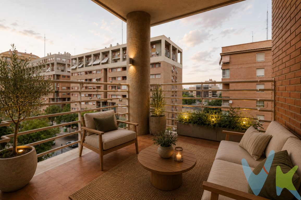 Amplitud, luz y calidad de vida junto a la Ciudad de las Artes y las CienciasHay viviendas que destacan por su ubicación, y otras que lo hacen por sus dimensiones. Esta reúne ambas cualidades: 165 m² construidos en una de las zonas residenciales más demandadas de Valencia, junto a la Ciudad de las Artes y las Ciencias. Una amplitud cada vez más difícil de encontrar y especialmente valorada por quienes buscan una vivienda cómoda para disfrutar durante muchos años.La propiedad ofrece una distribución generosa y funcional, con cuatro dormitorios dobles, dos baños completos y una amplia cocina, además de estancias espaciosas que permiten adaptar cada ambiente a las necesidades de quienes la habiten.Uno de sus grandes atractivos es su carácter completamente exterior. Buena parte de la vivienda se abre hacia una agradable zona ajardinada y peatonal, proporcionando una sensación de tranquilidad poco habitual en plena ciudad. La orientación y sus numerosos huecos al exterior favorecen, además, una excelente entrada de luz natural a lo largo de todo el día.A ello se suman dos espacios exteriores de generosas dimensiones: una terraza y un balcón, perfectos para crear diferentes ambientes al aire libre, desde una zona de descanso hasta un pequeño comedor exterior.La vivienda incluye en el precio una amplia plaza de garaje y trastero, dos elementos que aportan todavía más comodidad y valor al conjunto.Situada en calle Instituto Obrero, disfruta de una ubicación especialmente práctica: a pocos pasos de la Ciudad de las Artes y las Ciencias y rodeada de zonas verdes, comercios, supermercados, centros educativos, restauración y todo tipo de servicios cotidianos. Una zona consolidada, cómoda para vivir y perfectamente comunicada con el centro de Valencia y con las principales vías de entrada y salida de la ciudad.Una vivienda amplia, luminosa y exterior, con terraza, balcón, garaje y trastero, en una ubicación donde encontrar todos estos elementos juntos no es habitual.Si buscas espacio sin renunciar a vivir en Valencia y quieres descubrir todo lo que puede ofrecer esta vivienda, contacta con nosotros y estaremos encantados de acompañarte a conocerla.*Las imágenes de reforma mostradas son renders fotorrealistas creados a partir de fotografías reales de la vivienda. Reflejan una propuesta de actualización estética respetando la distribución, dimensiones y huecos existentes, con el objetivo de ayudar a visualizar el potencial del inmueble.Agencia Registrada con el Nº 89 en el Registro Obligatorio de Agentes Inmobiliarios de la Comunitat Valenciana. Puede consultar en la web de la GVA: https://habitatge.gva.es/es/registres-en-materia-habitatgeLa oferta está sujeta a cambios de precio o retirada del mercado sin previo aviso. Este anuncio en su conjunto, incluyendo textos, fotos, imágenes o cualquier otro contenido de este, no es vinculante dado que la información es ofrecida por terceros y puede contener errores. Se muestra a título informativo y no contractual.Gastos de la compraventa a cargo de la parte compradora no incluidos en el precio del inmueble a tener en cuenta: .- ITP con carácter general en Valencia es del 9% pudiendo corresponderle otro tipo impositivo atendiendo a sus circunstancias personales  (por edad, renta o situación familiar primera vivienda habitual, etc) previstas legalmente. * Base imponible del impuesto el mayor valor entre el precio de compraventa, la tasación o el valor de referencia catastral..- Gastos de notaría y registro, en su caso, suelen oscilar aprox; entre 1,5% y 2,5% (aranceles variables según valor de compraventa, n.º de copias, etc ). .- Si tramita la inscripción una gestoría, deberá abonar sus honorarios más IVA ( en este caso suele oscilar entre los 250 y los 400 + IVA)..- Honorarios de mediación inmobiliaria a cargo del comprador del 3% del precio final de venta más IVA (21%).Por mandato expreso del propietario, comercializamos este inmueble en exclusiva, lo que le garantiza el acceso a toda la información, a un servicio de calidad, un trato fácil, sencillo y sin interferencias de terceros. Por este motivo, se ruega no molestar al propietario, a los ocupantes de la propiedad o a los vecinos. Muchas gracias por su comprensión. Si usted es agente inmobiliario y tiene un cliente para este inmueble, llámenos: estaremos encantados de colaborar.Se informa al consumidor que la agencia actúa como intermediaria inmobiliaria en la operación, estando cualquier eventual compraventa y sus condiciones sujeta a la aceptación expresa del propietario-vendedor y a la posterior formalización del correspondiente contrato.