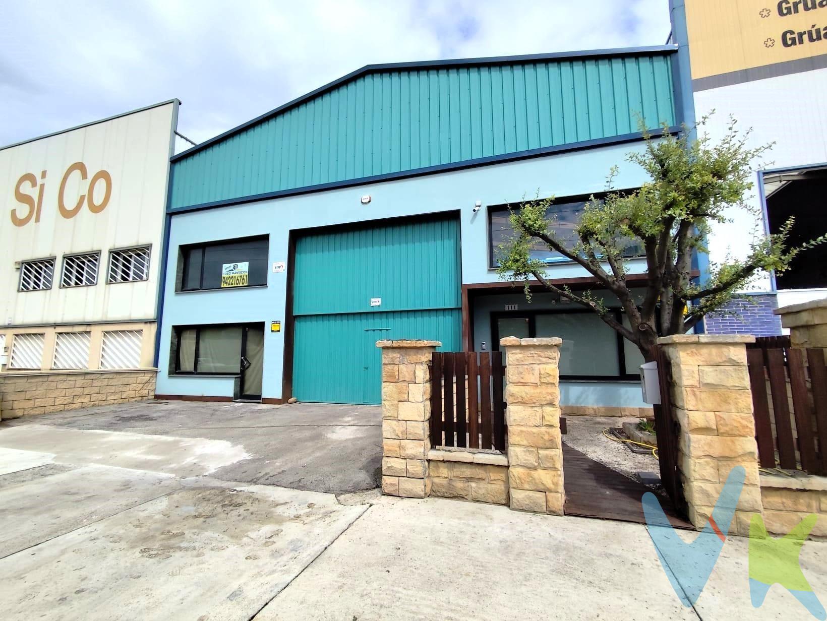 En el Polígono de Heras, presentamos, esta impresionante nave industrial, lista para iniciar cualquier tipo de actividad y con una superficie total de 445 m²; dispone de zona de aparcamiento privado y acceso independiente a oficina totalmente instalada y acondicionada. La altura a la cumbre es de 9.5 m y 8 m al alero, lo cual proporciona un espacio amplio y adecuado para diversos usos comerciales e industriales. La estructura de la nave está preparada para la instalación de puente grúa, y construcción se distingue por su máxima calidad. Además, la propiedad cuenta con una puerta mecánica de seguridad y un acristalamiento de 18mm, garantizando tanto la seguridad como la eficiencia energética. Con gran visibilidad desde la carretera general y la autovía. Si nos consultas te la mostraremos sin compromiso. Los impuestos, gastos de notaría y registro no están incluidos en el precio. 