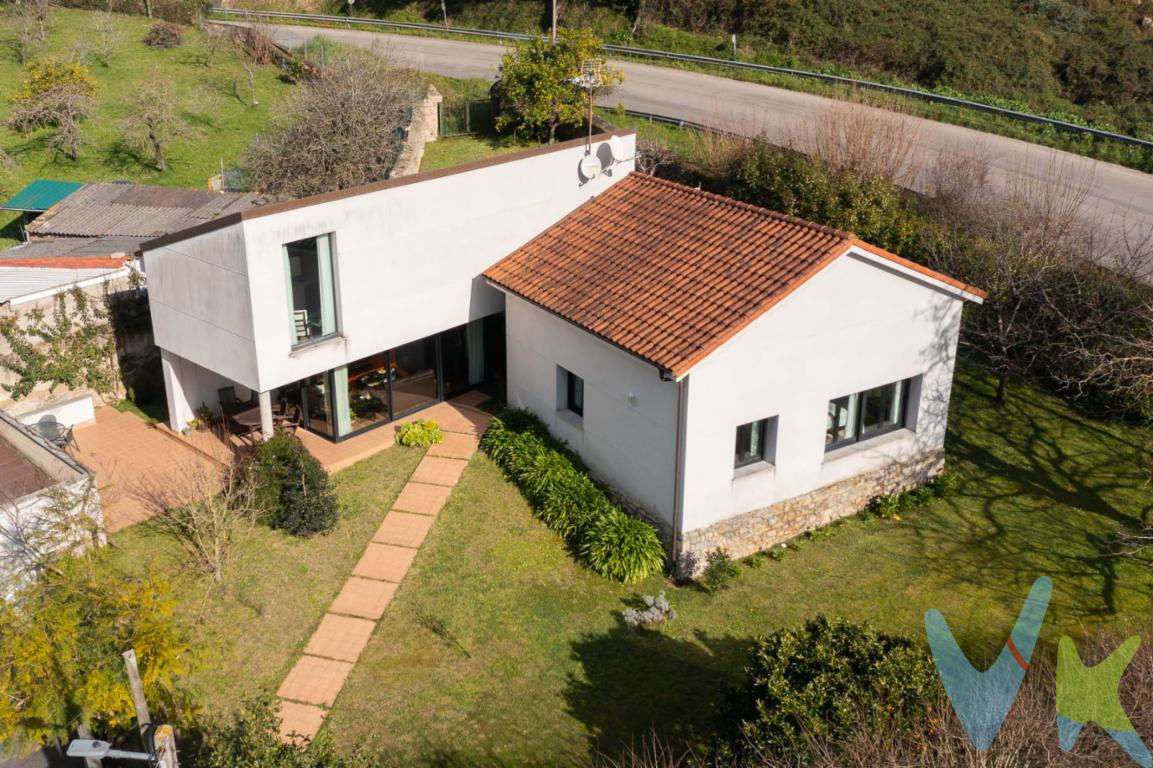 IMPRESIONANTE CHALET A 10 minutos de Gijón , Chalet seminuevo  con Jardín  a un magnifico Precio. y muy bien comunicado con todos los medios de transporte.Esta propiedad en venta es un claro ejemplo de estilo, elegancia  y confort , satisfaciendo las necesidades de quienes buscan una vivienda espaciosa en un entorno urbano.Dispone de 2 plantas, en la planta baja donde podrás realizar toda la vida diaria ,sin falta de subir escaleras, en ella puedes encontrar un gran salón- comedor con salida al porche delantero , cocina grande y practica con acceso al jardín y mesa exterior , 2 habitaciones completas una de ellas con posibilidad de vestidor y baño en suite con ventana,  y para completar otro baño completo Si vienen invitados o necesitas mas espacio para tu día a día , en la primera planta puede encontrar un espacio abierto con zona de estar y dormitorio , y con salida independiente  al exterior.Si aun quieres mas espacio adicional  ,  podrás convertir en dormitorio ,zona de juegos , despacho y un baño ,la  parte superior que actualmente esta como trastero, esta vivienda ofrece la amplitud necesaria para disfrutar de un hogar acogedor y funcional.Construida en 2009, cada espacio ha sido diseñado con esmero, garantizando calidad en cada detalle y la distribución inteligente de los ambientes asegura que disponga de espacio para toda la familia sin comprometer la comodidad diaria.Le sorprenderá con sus amplios espacios ,luminosidad ,Techos altos y Grandes Ventanales  diseñados para brindarle  el mayor confort posible.Una de las  ventajas de esta propiedad es su  garaje, por tener un acceso cómodo en planta y con  espacio suficiente para estacionar su vehículoUbicada en una zona bien comunicada,  con fácil acceso a las principales autovías, y  cuenta con paradas de autobús a pie de casa y tren a 2 minutos  , facilitando el acceso al transporte público y conectando a sus residentes con el resto de la ciudad de manera sencilla y rápida. La finca llana y  completamente cerrada con muro de piedra y vegetación , ofrece seguridad y privacidad, permitiendo disfrutar de los espacios exteriores con total tranquilidad.La zona ajardinada que rodea la propiedad es un añadido que otorga un valor incalculable, proporcionando un espacio perfecto para el esparcimiento y la relajación al aire libre. Este jardín es el lugar ideal para organizar reuniones familiares, barbacoas o simplemente disfrutar del aire fresco con vistas agradables.La casa se presenta en un estado excelente de conservación, lista para ser habitada sin necesidad de reformas, es una inversión perfecta para quienes buscan una propiedad moderna de larga duración en un área próspera y bien desarrollada.Con esta propiedad, podrá disfrutar de la vida urbana con la tranquilidad de un entorno íntimo y seguro. La proximidad a  todos los servicios necesarios para la vida cotidiana , y comunicación con autovías añade un valor significativo, haciendo de esta casa una opción ideal para cualquier familia o inversor interesado en el mercado inmobiliario de Gijón.Le invitamos a visitar esta impresionante propiedad para que descubra personalmente sus numerosas ventajas y características. Para concertar una visita o recibir más información, no dude en ponerse en contacto con nosotros. Esta es su posibilidad de asegurar una casa de ensueño en la encantadora ciudad de Gijón.Confía en Profesionales acreditados. Disponemos de las certificaciones CRS y Realtor y todos nuestros agentes tienen la titulación AIR (Agentes inmobiliarios Registrados). Tenemos más de 30 años de experiencia en el sector. Todas las cantidades recogidas como depósito están garantizadas mediante seguro de caución.El precio no incluye el Impuesto de Transmisiones Patrimoniales ni los gastos de Notaría y Registro.A título orientativo, en segundas transmisiones, el comprador abonará el Impuesto sobre Transmisiones Patrimoniales (ITP). Para consultar los porcentajes del ITP en Asturias puede hacerlo a través de la web oficial de servicios tributarios del Principado de Asturias https://sede.tributasenasturias.es/sites/sede/default/es_ES/Que-quieres-hacer/Transmisiones-Patrimoniales-y-AJD. La base imponible será el mayor valor entre precio de compraventa, tasación o valor de referencia catastral. Gastos de notaría y registro según aranceles variables según precio, número de copias y complejidad.El comprador escoge libremente notario. El vendedor asume la plusvalía y el resto de gastos son del comprador. Si se precisa hipoteca: Tasación, condiciones y costes bancarios según entidad elegida por el comprador; así como los gastos de gestoría y cualesquiera otros inherentes a la formalización de la compraventa. De acuerdo con la ley, no se incluyen en el precio otros gastos o tributos que legalmente correspondan al comprador. Honorarios de intermediación inmobiliaria a cargo del vendedor.El consumidor tiene derecho, conforme a la normativa vigente, a disponer de información y documentación adicional relativa al inmueble y condiciones de la compraventa, accesible en la sede física de la Agencia Eurocasa Gijón, en Santa Doradía, nº 14-Bajo, en Gijón, o a través del correo electrónico info@eurocasagijon.com. La agencia actúa exclusivamente como intermediaria en la operación. Cualquier compraventa y sus condiciones quedan sujetas en todo caso a la aceptación expresa del vendedor del inmueble y a la posterior formalización del correspondiente contrato. El presente anuncio tiene carácter meramente informativo; la información suministrada se corresponde con la disponible a la fecha de publicación, pudiendo variar en función de las circunstancias o actualizaciones legales, contractuales y fiscales