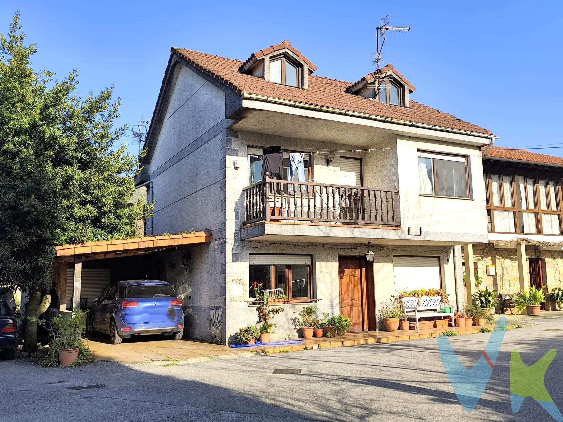 En el corazón de los valles pasiegos, a solo cinco minutos del centro del pueblo, te presentamos esta encantadora casa adosada que combina tradición y modernidad. Aunque la casa está habitable requiere ciertas reformas para convertirla en el hogar ideal. La propiedad se distribuye en tres plantas muy bien aprovechadas: en la planta baja encontrarás una cocina equipada, un acogedor salón con chimenea perfecto para las tardes más frías, una habitación, baño completo y un gran trastero dividido en dos espacios diferenciados . En la primera planta tres luminosas habitaciones acompañadas de otro baño completo; desde aquí tendrás acceso directo a una gran terraza donde podrás disfrutar de momentos inolvidables al aire libre mientras contemplas preciosas vistas naturales o simplemente tomar el sol; Un ático diáfano completa este hogar lleno de posibilidades adaptándose así fácilmente tanto como primera vivienda como opción perfecta para alquiler vacacional gracias su ubicación estratégica en zona tranquila pero bien comunicada. Aunque la vivienda no dispone de jardín, la amplitud de la terraza te permite el disfrute sin la molestia de tener que cuidar el césped. Cuenta con porche para el coche. ¡No pierdas la oportunidad única de visitarla! . Los impuestos y gastos notariales no están incluidos en el precio.
