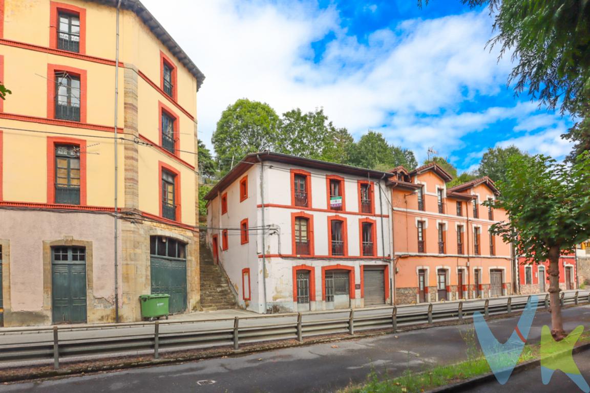 Piso con finca, terraza y garaje por solo 35.000EUR en Trubia (Oviedo)  ¡Un rincón de paz a precio de ganga!Imagina despertar cada día con vistas a un parque de pinos, respirar aire puro desde tu terraza y tener tu propio terreno para disfrutar de la naturaleza Todo esto es posible por solo 35.000EUR. ¡Sí, lo has leído bien!Ubicado en Trubia, un encantador pueblo que forma parte de Oviedo, este piso es perfecto si buscas tranquilidad sin aislarte. Con autobús urbano y tren a tu disposición, estarás conectado con la ciudad en minutos, pero rodeado de calma, verde y aire limpio. La vivienda cuenta con:2 habitaciones con vistas a un parque arbolado Salón acogedor y muy luminoso Baño completo y cocina equipadaTerraza de 9 m², ideal para tomar el sol, leer o simplemente desconectar Y ademásFinca de 2.466 m² incluida en el precio: perfecta para jardín, huerto, mascotas o construir tu espacio soñado Garaje privado en el mismo edificio: olvídate de buscar dónde aparcarTodo esto en una zona con colegios, centro de salud, farmacia, banco y más, para que no te falte de nada.Precio total: 35.000EUR ¡Un hogar completo por menos que un coche nuevo! No dejes pasar esta oportunidad irrepetible. Llámanos y ven a descubrir tu nuevo hogar en Trubia.
