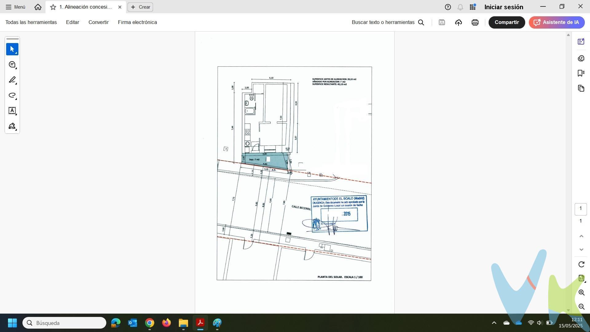 Casa urbana en el centro de Cerceda, a reformar. La casa tiene una planta, de 35m2 y según proyecto aprobado por el dpto. de Urbanismo del Ayto, se puede alinear con calle ganando otros 7m2 (en total 42m2). Y elevar otra planta, si se desea. Todo el proyecto está aprobado por el Ayto. Se facilitará toda la información a interesados en la compra del inmueble. La casa consta actualmente de hall, salón, cocina, dormitorio y baño. Está en uso. Materiales: La casa está a reformar. Ventanas simples, con contraventanas de metal. Vigas de madera vistas. Caldera de gas natural. Alarma. Se añadirán fotos reales de la vivienda en próximos días. Las imágenes de diseño, muestran el proyecto aprobado. Para más información y visitas llamar al 602 255 013 (Juan José)