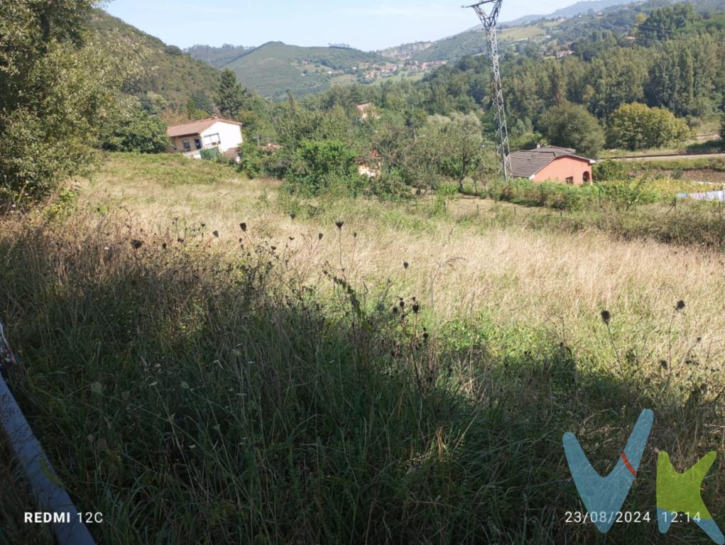 Se vende finca edificable ubicada en Puerto, perteneciente al municipio de Oviedo, distante tan solo 11 km. de la capital y que cuenta con transporte público de autobús urbano de Oviedo, linea G, con una parada a tan solo 100 metros de la finca.La finca tiene 4.496 metros según escritura y 4.334 según catastro, esta calificada como urbana ubicada en nucleo rural disperso.Agua, luz y saneamiento a pie de finca.La finca linda por el este con la carretera que va de Caces a Soto de Ribera y por el oeste con camino publico.No estan incluidos ITP, gastos de notaria y registro de la propiedad.