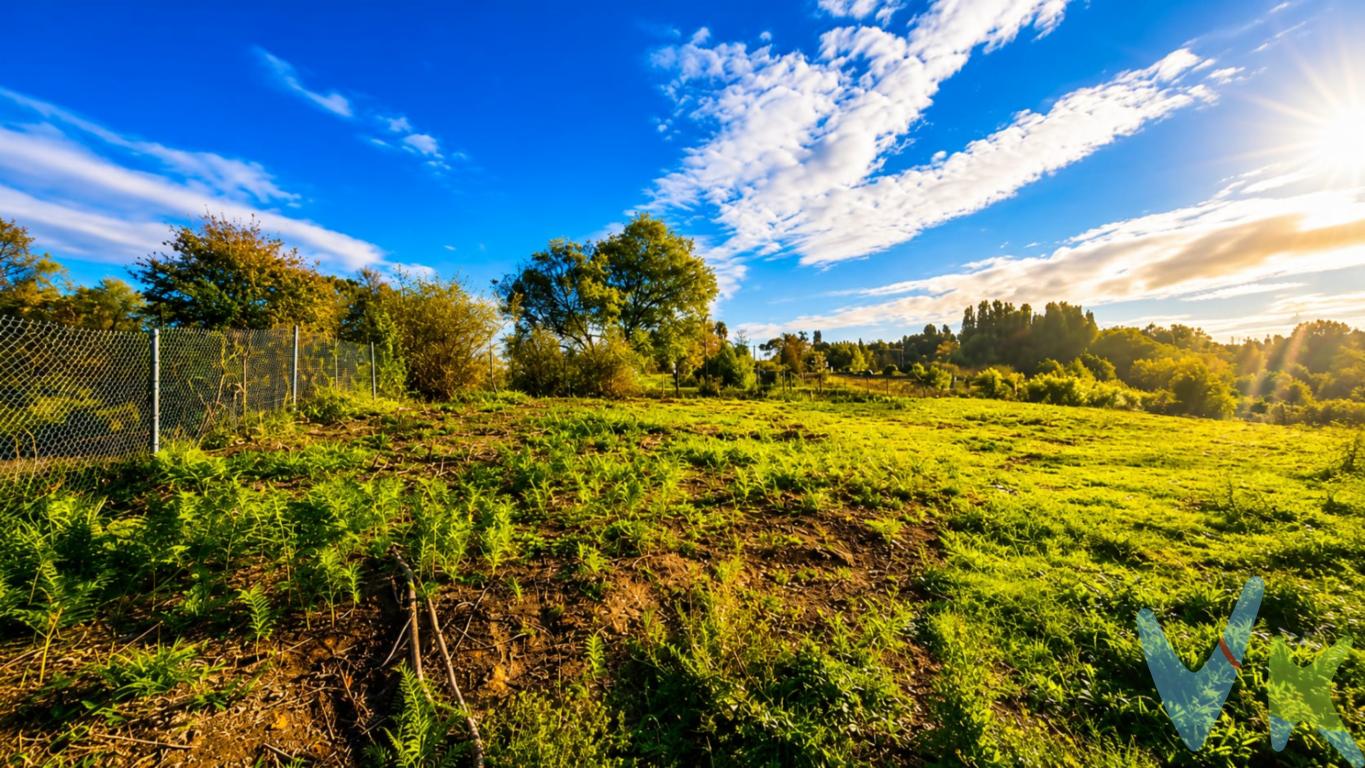 Enfrente del Colegio Peñamayor y el Club de golf de la Barganiza,se presenta una oportunidad única para adquirir una finca edificable de 1547 m. Esta propiedad se perfila como una inversión ideal para quienes desean construir el hogar de sus sueños.Esta amplia parcela se encuentra completamente cerrada, asegurando así privacidad y seguridad con todos los servicios al lado, lo que facilita cualquier proyecto de construcción que se tenga en mente. Combina a la perfección aislamiento y cercanía a servicios básicos, haciendo posible disfrutar de la tranquilidad rural con las ventajas de un fácil acceso a establecimientos.La topografía del lugar facilita el aprovechamiento del terreno para múltiples finalidades con unas VISTAS ESPECTACULARES.Es importante destacar que esta parcela se sitúa en un entorno de alta demanda, lo que convierte a la propiedad no solo en un hogar perfecto sino también en una acertada inversión a futuro. Esta oportunidad no debería dejarse pasar, especialmente considerando las fincas disponibles en afinidad con un entorno tan cautivador.Gastos e impuestos no incluidos en el precio. Honorarios de intermediación inmobiliaria a cargo del vendedor y honorarios de mediación inmobiliaria del 2% más I.V.A. con un mínimo de 2000 euros mas I.V.A a cargo del compradorA título orientativo, en segundas transmisiones, el comprador abonará el Impuesto sobre Transmisiones Patrimoniales (ITP). Para consultar los porcentajes del ITP en Asturias puede hacerlo a través de la web oficial de servicios tributarios del Principado de Asturias https://sede.tributasenasturias.es/sites/sede/default/es_ES/Que-quieres-hacer/Transmisiones-Patrimoniales-y-AJD. La base imponible será el mayor valor entre precio de compraventa, tasación o valor de referencia catastral. Gastos de notaría y registro según aranceles variables según precio, número de copias y complejidad.  El comprador escoge libremente notario. El vendedor asume la plusvalía y el resto de gastos son del comprador. Si se precisa hipoteca: Tasación, condiciones y costes bancarios según entidad elegida por el comprador; así como los gastos de gestoría y cualesquiera otros inherentes a la formalización de la compraventa. De acuerdo con la ley, no se incluyen en el precio otros gastos o tributos que legalmente correspondan al comprador.. El consumidor tiene derecho, conforme a la normativa vigente, a disponer de información y documentación adicional relativa al inmueble y condiciones de la compraventa, accesible en la sede física . La agencia actúa exclusivamente como intermediaria en la operación. Cualquier compraventa y sus condiciones quedan sujetas en todo caso a la aceptación expresa del vendedor del inmueble y a la posterior formalización del correspondiente contrato. El presente anuncio tiene carácter meramente informativo; la información suministrada se corresponde con la disponible a la fecha de publicación, pudiendo variar en función de las circunstancias o actualizaciones legales, contractuales y fiscales.. 