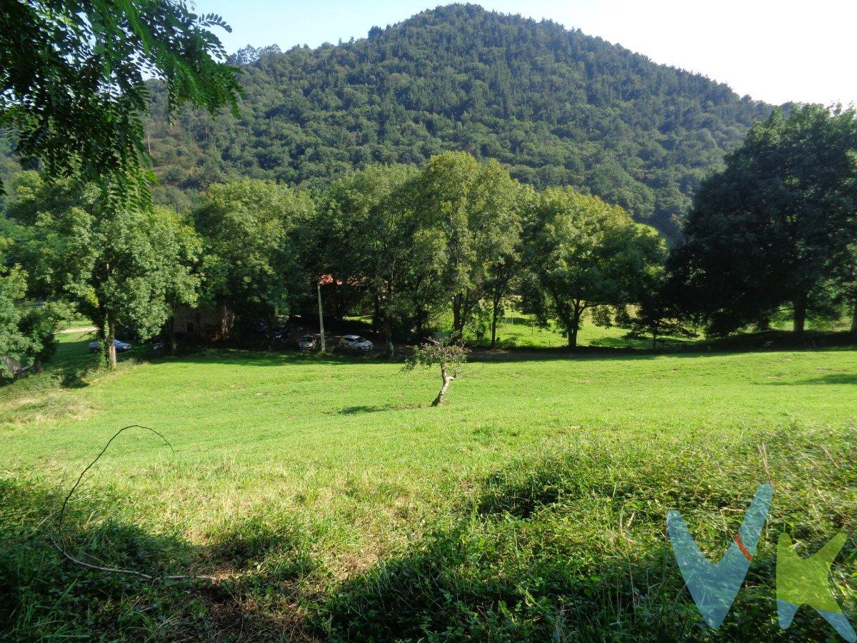 ¿Estás buscando un terreno ideal para agricultura o ganadería cerca de Santa María de Cayón? ¡Tenemos justo lo que necesitas! Este precioso terreno rústico cuenta con una gran variedad de especies de árboles y está ubicado junto a la carretera, lo que lo hace muy accesible, aunque tiene pendiente. Además, es muy soleado, lo que lo convierte en una excelente opción para el cultivo de tus productos. . Con una superficie total de 18.059 m². También cuenta con la posibilidad de agua y luz, lo que lo hace aún más atractivo. . No dejes pasar esta oportunidad única de adquirir este terreno. Para más información, ¡llámanos ahora!. Los impuestos, gastos de notaría y registro no están incluidos en el precio.