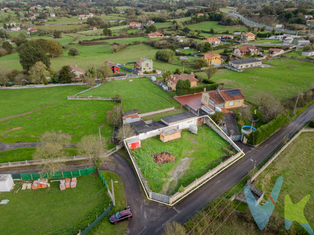 PARCELA EN FORFONTIA SIERO.A UN PASEO DEL CENTRO DEL BERRÓN, Y AL LADO DE NOREÑA, OS  PRESENTAMOS ESTA PARCELA DONDE PUEDES CONSTRUIR TU VIVIENDA DISFRUTANDO DE UN ENTORNO TRANQUILO Y AGRADABLE, CON LA INDEPENDENCIA DE UNA VIVIENDA UNIFAMILIAR EN ZONA RURAL, PERO A UN PASO DE TODOS LOS SERVICIOS, COMERCIOS, BARES, COLEGIOS... EL TREN QUE TE COMUNICA CON LAS CIUDADES PRINCIPALES, Y LA SALIDA A LA AUTOPISTA AL LADO, QUE TE SITUA A 15 MINUTOS DE OVIEDO Y GIJÓN.LA FINCA ESTÁ COMPLETAMENTE DELIMITADA Y CERRADA. CON TODOS LOS SUMINISTROS AL LADO PARA SU ACOMETIDA.SI TIENES UN PROYECTO DE HACER TU CASA INDEPENDIENTE Y QUIERES ESTAR BIEN COMUNICADO, ESTA PUEDE SER TU SITIO, POR SU UBICACIÓN Y SU ENTORNO.NO LO DUDES VEN A VERLA.LLÁMANOS ATENDEREMOS TUS CONSULTAS ENCANTADOS. 