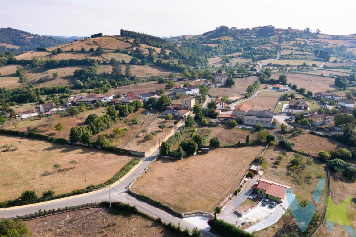 Si buscas una parcela grande ,zona abierta y cercana a Gijón.Te recomiendo que SIGAS LEYENDO Aquí tienes la oportunidad para adquirir una finca de 3060m2, a 20 minutos de Gijón en el conjunto histórico de Trubia- Veranes, completamente llana, a pie de carretera.Este terreno edificable se presenta como una excelente inversión para quienes deseen desarrollar un proyecto residencial a medida.La parcela es edificable en hasta 300 metros cuadrados, brindando amplio espacio para desarrollar una casa con todas las características que siempre ha deseado Dispone de una caseta nueva de unos 15 metros cuadrados aproximadamente, que podrás convertir en un pequeño fin de semana para su disfrute desde el primer momento.La finca esta completamente cerrada, ya dispone de agua y luz y con el enganche del saneamiento a la entrada. Tiene proyecto de vivienda de 130m.,en Planta Baja con 3hab.Salón cocina 2 Baños y huecos muy amplios y la licencia, lo que te permitirá ahorrarte todo el largo tiempo que conlleva y te permite empezar la obra cuando tu quieras A tan solo unos minutos en coche del bullicioso centro de Gijón, esta preciosa finca ofrece lo mejor de ambos mundos: la calma de un ambiente rural y la cercanía de todas las infraestructuras urbanas.Además, dispone de una parada de autobús cercana, facilitando el acceso al transporte público y la conexión con el resto de la ciudad. La cercanía de colegios, supermercados y otros servicios esenciales asegura que esta ubicación sea no solo práctica, sino también ideal para llevar una vida cómoda y sin preocupaciones. No dejes pasar esta oportunidad única de establecerse en uno de los parajes más privilegiados de Gijón. Para más detalles y concertar una visita, no dudes en ponerte en contacto. Estaremos encantados de proporcionarte toda la información que necesites y acompañarte en cada paso del proceso de adquisición.Gastos e impuestos no incluidos en el precio. En segundas transmisiones, el comprador abona el ITP (porcentajes en Asturias: https://sede.tributasenasturias.es/sites/sede/default/es_ES/Que-quieres-hacer/Transmisiones-Patrimoniales-y-AJD), calculado sobre el mayor valor entre precio, tasación o valor de referencia catastral. Notaría y registro según aranceles variables; el comprador elige notario. El vendedor asume la plusvalía municipal; el resto de gastos (incluida hipoteca: tasación, costes bancarios, gestoría y formalización) son del comprador. Honorarios: intermediación a cargo del vendedor; mediación a cargo del comprador del 2% + IVA, mínimo 2.000  + IVA. El consumidor puede solicitar información y documentación adicional en la sede física o por correo electrónico de la Agencia (contacto en la web). La agencia actúa solo como intermediaria; toda compraventa queda sujeta a la aceptación expresa del vendedor y a la formalización del contrato. Anuncio meramente informativo: los datos corresponden a la fecha de publicación y pueden variar por actualizaciones legales, contractuales o fiscales.  