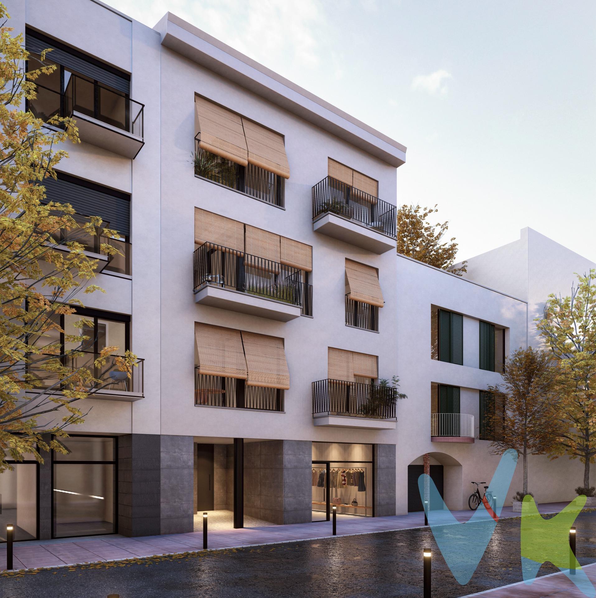 Ático dúplex de obra nueva en edificio en construcción situado a dos minutos del mar. Su superfície construida es de 145,40m² y su distribución comprende tres dormitorios, salón-comedor con cocina americana, balcón y un baño en planta y estudio de 27m² con terraza de 26m² en la planta superior. Edificio de tres viviendas con ascensor. Se entrega con electrodomésticos en la cocina (encimera de inducción, horno eléctrico, microondas integrado, lavavajillas, frigorífico y campana. Bomba de calor. Acabados de gran calidad. Las fotografías e imagenes no tienen valor contractual, son únicamente ilustrativas y sujetas a modificaciones. Vilanova i la Geltrú es una ciudad costera de casi 70.000 habitantes situada a 30' en coche y/o tren de Barcelona y a 20' del aeropuerto. Disfruta de una fachada marítima con más de 6Km de playas respetuosas con el medio ambiente, de puerto pesquero y de un famoso puerto náutico. Su Rambla Principal es conocida como una de las más largas y bonitas de Catalunya. El precio no incluye impuestos (ITP, IVA y AJD), ni los gastos de notario ni los de registro. Entrega aproximada 1er trimestre año 2026. LICENCIA DE OBRAS MAYORES Núm. 444/2022/eOBR
