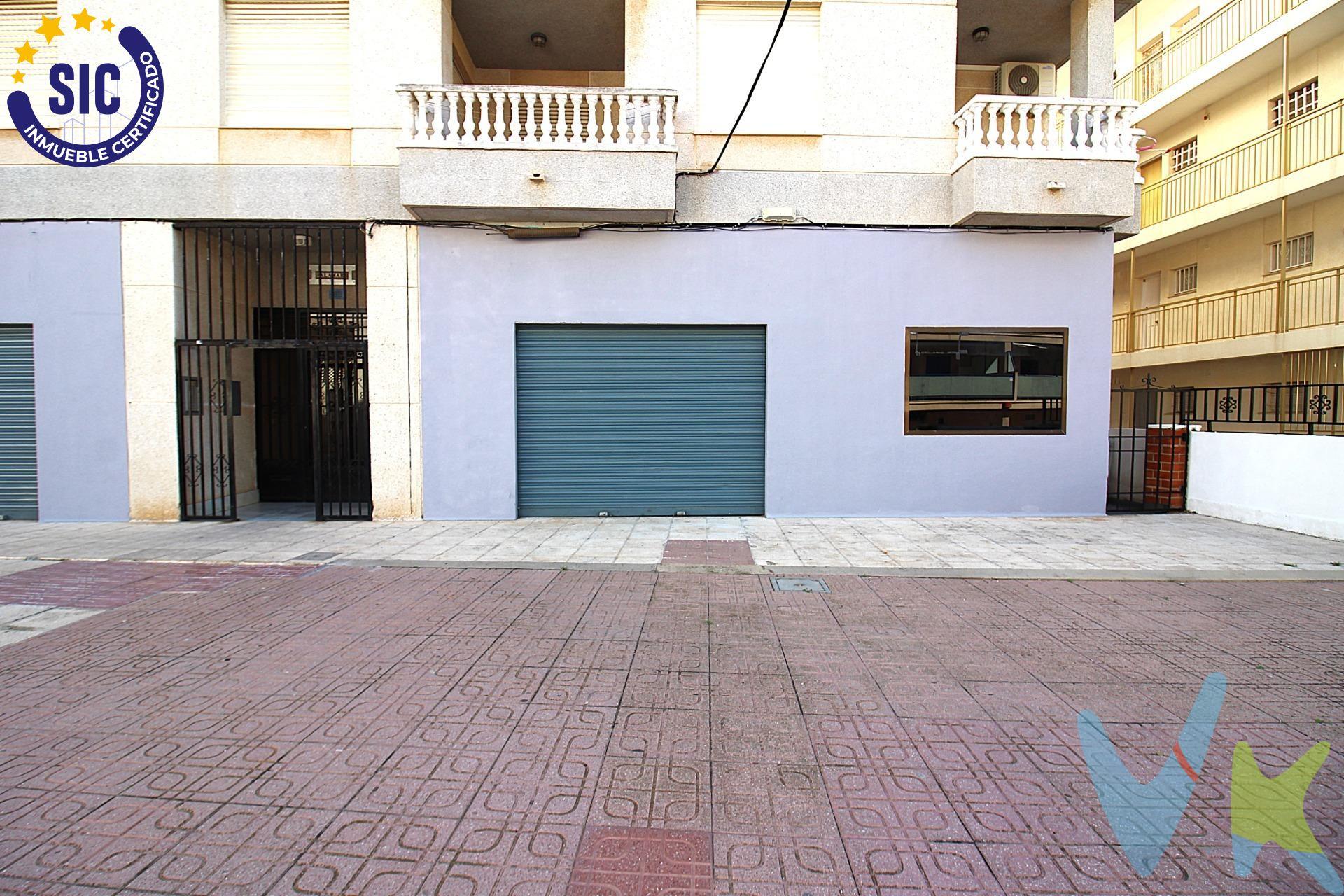 Local comercial de 143 m2, con terraza comunitaria de uso exclusivo, en una ubicación céntrica, muy cerca de la playa De La Concha. Este magnifico local es una excelente oportunidad para emprendedores y empresarios que buscan un espacio único y bien ubicado para desarrollar su negocio. La terraza comunitaria es un valor añadido que puede aumentar la visibilidad y atractivo del local. No te pierdas esta oportunidad de negocio!!!!!. No apto para vivienda debido a normativa vigente.  Los metros útiles son aproximados.  .  Este inmueble es en exclusiva, con lo que le facilitamos cualquier información sobre la vivienda. Por este motivo, solicitamos no molesten al propietario, ocupantes de la propiedad, vecinos o conserje de la comunidad.  .  El precio indicado puede sufrir variaciones. En todos los casos los precios expuestos son más impuestos y gastos derivados de la transmisión del inmueble.  .  Muchas gracias por su comprensión.,. 