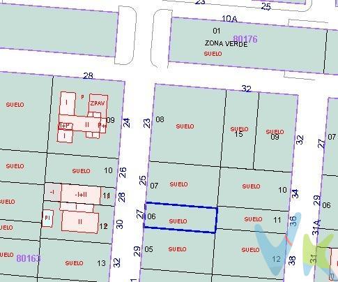 ¡Oportunidad única en una zona residencial exclusiva! Te presentamos esta magnífica parcela de 192 metros cuadrados, ideal para construir la casa de tus sueños. Con una edificabilidad de más de 300 metros cuadrados, tendrás la libertad de diseñar un hogar amplio y espacioso o una vivienda más pequeña con una encantadora zona de jardín. Ubicada en un entorno de chalets unifamiliares, disfrutarás de calles amplias y tranquilas, perfectas para la vida en familia. Este terreno urbanizable se encuentra en pleno núcleo urbano, lo que te garantiza acceso rápido y cómodo a todos los servicios necesarios: colegios, supermercados, centros de salud y transporte público. No dejes pasar esta oportunidad de invertir en una zona en crecimiento y con gran potencial. ¡Imagina vivir en un lugar donde cada detalle está pensado para tu comodidad y bienestar! Contacta con nosotros para más información y empieza a hacer realidad tu proyecto de vida. No incluidos en el precio gastos de Notaría Registro e impuestos.