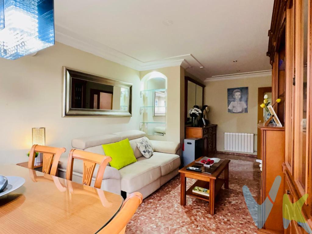 AMPLIO Y LUMINOSO PISO EN VENTA  ZONA 500 VIVIENDAS, PUERTO DE SAGUNTO.Si buscas un hogar espacioso, luminoso y con todas las comodidades, esta es tu oportunidad.Presentamos este fantástico piso situado en una de las mejores zonas residenciales de Puerto de Sagunto, conocido como \"500 Viviendas\", ideal para familias y con todos los servicios cerca.CARACTERÍSTICAS GENERALES:.Superficie: 124 m² construidos (100 m² útiles).3 habitaciones amplias equipadas con armarios empotrados para optimizar el espacio de almacenaje.2 baños completos, uno con bañera y otro con plato de ducha, en perfecto estado.Amplio salón-comedor, muy luminoso, con acceso directo al balcón, ideal para relajarse y disfrutar de las vistas abiertas.Cocina independiente con suficiente espacio de almacenamiento y espacio para mesa auxiliar.Balcón amplio con vistas despejadas, perfecto para disfrutar de atardeceres gracias a su orientación Oeste.Vivienda semi-amueblada, lista para entrar a vivir y acondicionarla a tu gusto.CONFORT TODO EL AÑO:.Aire acondicionado Split para mantener un ambiente agradable durante los meses más calurosos.Calefacción central por gas ciudad, que garantiza comodidad en los meses de invierno.EXTRAS IMPORTANTES:.Plaza de garaje incluida, aportando comodidad y seguridad a tu día a día.Trastero privado incluido para almacenar objetos de uso ocasional.Edificio con ascensor, facilitando el acceso a la vivienda.ORIENTACIÓN Y VISTAS: La vivienda disfruta de una orientación Oeste, ofreciendo gran luminosidad durante las tardes y preciosas vistas abiertas.CALIFICACIÓN ENERGÉTICA: E.UBICACIÓN EXCELENTE: Situado en la reconocida zona 500 Viviendas, contarás con parques, colegios, supermercados, comercios, instalaciones deportivas y muy buena comunicación con el centro de la ciudad y accesos rápidos a las principales vías.REFERENCIA: 4603.¡No esperes más! Contacta ahora y solicita más información o visita esta vivienda.¡Puede ser el hogar que estabas buscando!.