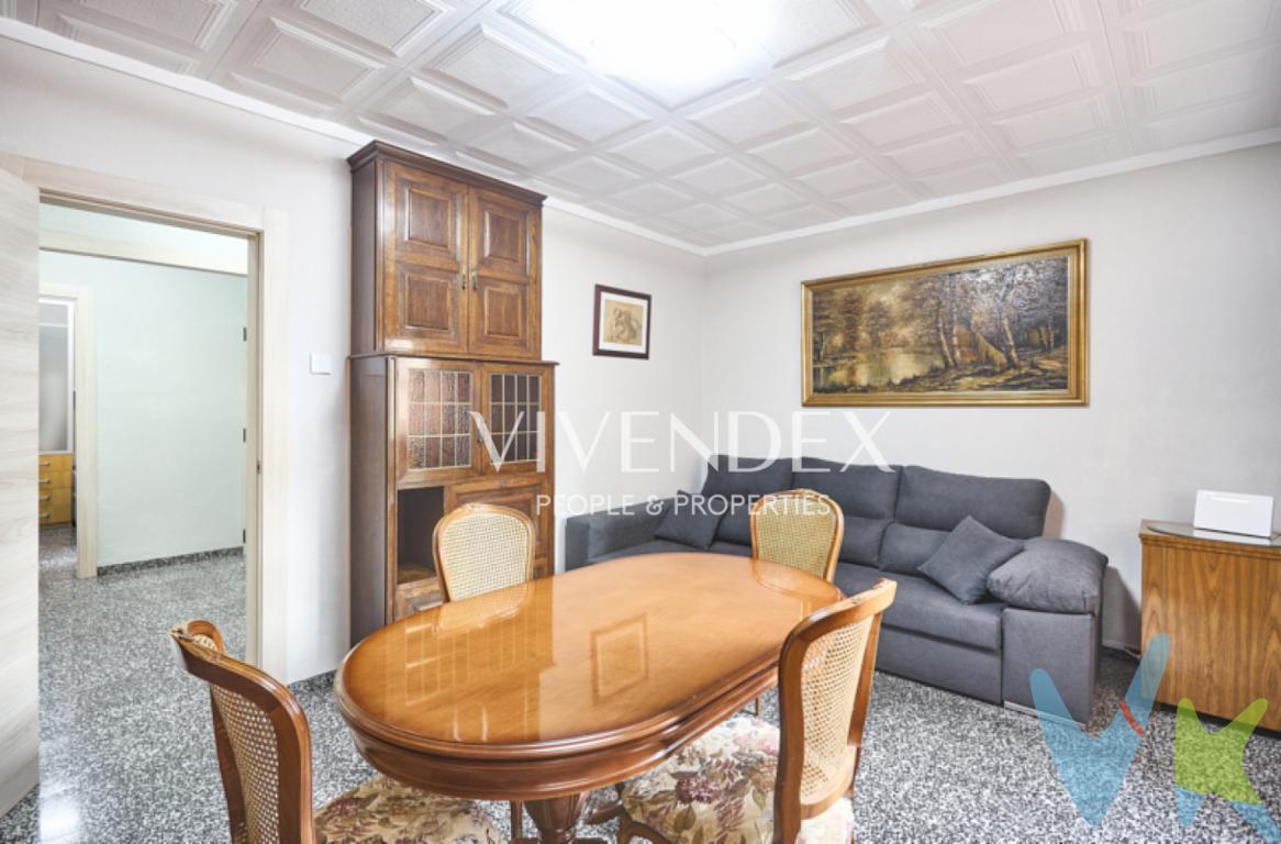 En la Avenida Madrid, en la zona cercana a Sants (barrio de Sants-Badal, distrito de Sants-Montjuïc), se encuentra esta vivienda de 63 m², una opción ideal para quienes buscan un piso cómodo y bien ubicado en Barcelona.El piso dispone de dos habitaciones, un salón-comedor luminoso, cocina independiente reformada y equipada, y un baño reformado con plato de ducha nuevo. La distribución es práctica y equilibrada, permitiendo aprovechar al máximo cada metro cuadrado y ofreciendo estancias funcionales tanto para el descanso como para el día a día. El salón cuenta con buena entrada de luz natural y la vivienda dispone de aire acondicionado, aportando mayor confort durante todo el año.La vivienda incorpora puertas interiores nuevas y carpintería exterior de aluminio, mejorando el aislamiento y el bienestar interior. Son mejoras que permiten entrar a vivir sin necesidad de realizar grandes reformas.La finca está bien conservada y situada en una zona con buena comunicación mediante transporte público y con todo tipo de servicios cercanos, como supermercados, comercios, centros educativos y zonas verdes. Ubicada en una de las principales avenidas del barrio y muy próxima a Sants, permite disfrutar de todos los servicios y la excelente conexión que ofrece la zona.El precio no incluye los gastos de notaría, registro e impuestos que correspondan. Cédula de habitabilidad número CHB008861xxxx  Disponible para su consulta.Comercializado por Francesc Quintana Ramos (Vivendex Business Partners SL), AICAT 1516, API 3267. 
