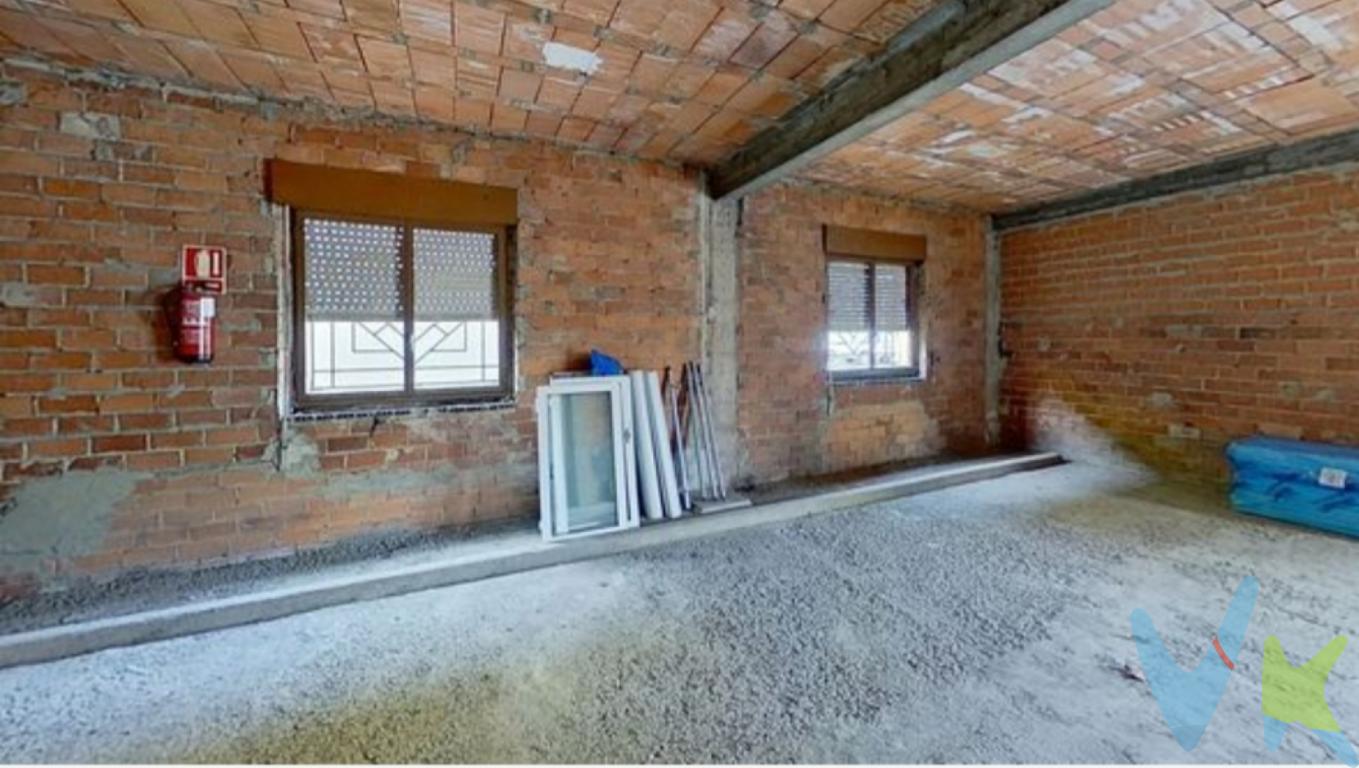 Local comercial en venta en Pola de Laviana
Versatilidad, amplitud y ubicación estratégica junto al parque, parking principal

Este local comercial de 134 m² se encuentra en una de las zonas con mayor proyección de Pola de Laviana, Un espacio en esqueleto, ideal para personalizar según las necesidades de tu negocio o proyecto de inversión.

Un local con infinitas posibilidades
Por su tamaño, visibilidad y ubicación, este inmueble es perfecto para usos tan diversos como:

Supermercado o tienda de alimentación
Clínica médica o centro de fisioterapia
Bazar o gran superficie comercial
Concesionario o exposición de vehículos
Centro de servicios, gimnasio o academia



Características destacadas

