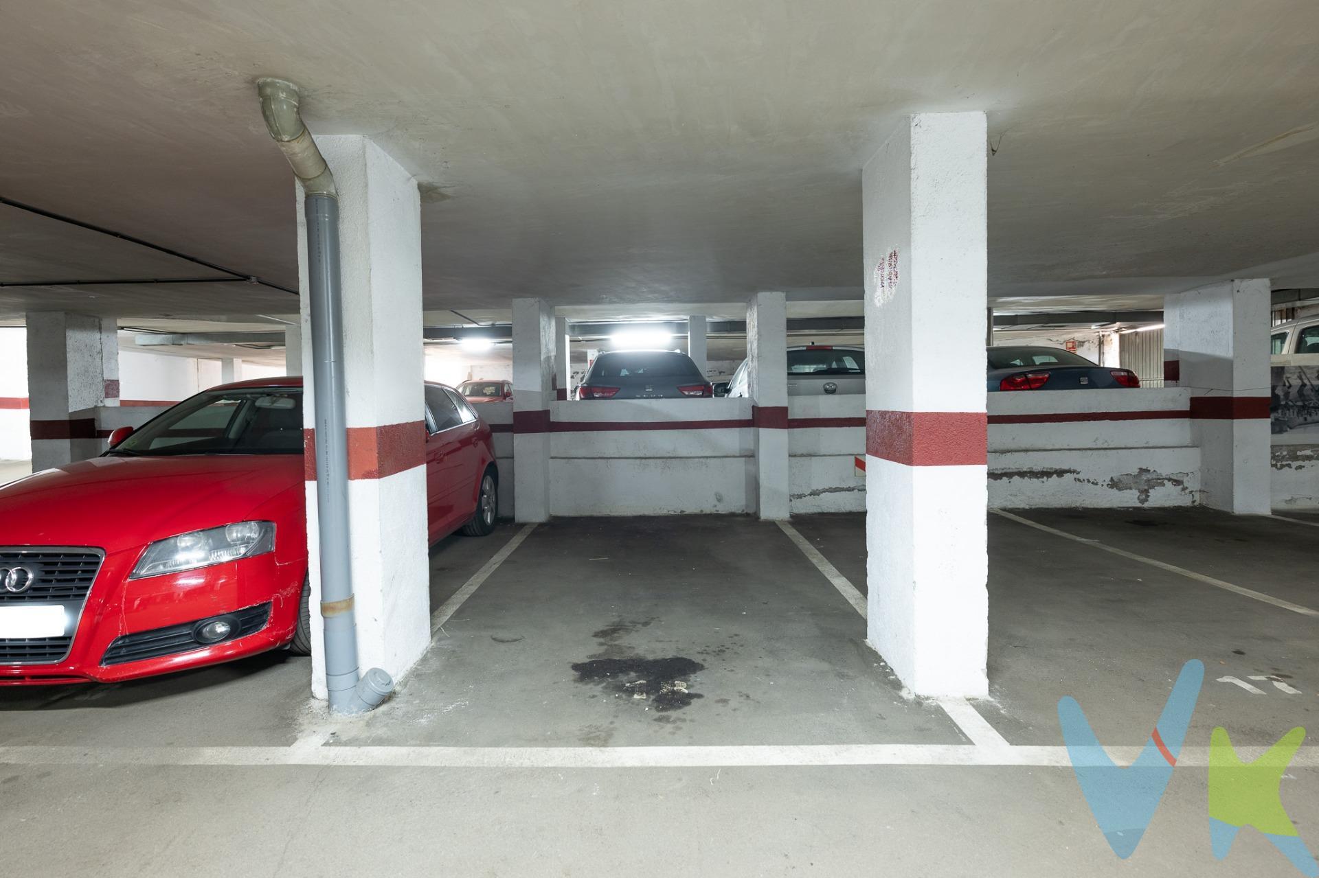 ¡Oportunidad única! Plazas de garaje en venta en San Isidro, Carabanchel. UROSA TARGET GROUP presenta 6* magníficas plazas de garaje en venta en una de las zonas con mayor crecimiento de San Isidro, Carabanchel. - Situadas en la Calle Algaba, esquina con Calle de Zaida y paralela de Avenida de Nuestra Señora de Valvanera, con excelente ubicación y muy fácil acceso. - Localizadas en urbanización privada, con garaje muy amplio y seguro, garantizándose una mayor comodidad y maniobrabilidad. - Las plazas desde 9 m2 hasta 11 m2, aptas para coches de distintos tamaños. - Perfectas para residentes o como inversión por la alta demanda de aparcamiento, especialmente por las nuevas viviendas en construcción en la zona. - Accesos directos al edificio y a la calle, con puertas de circuito automático. - Disponibilidad Inmediata. Contacta ahora para pedir más información o para concertar una visita (atendemos llamadas, mensajes y WhatsApp). *Precio negociable. **El precio anunciado es para cada plaza que se anuncia. **Se cobrarán honorarios de gestión de un 3% sobre el precio final de venta.