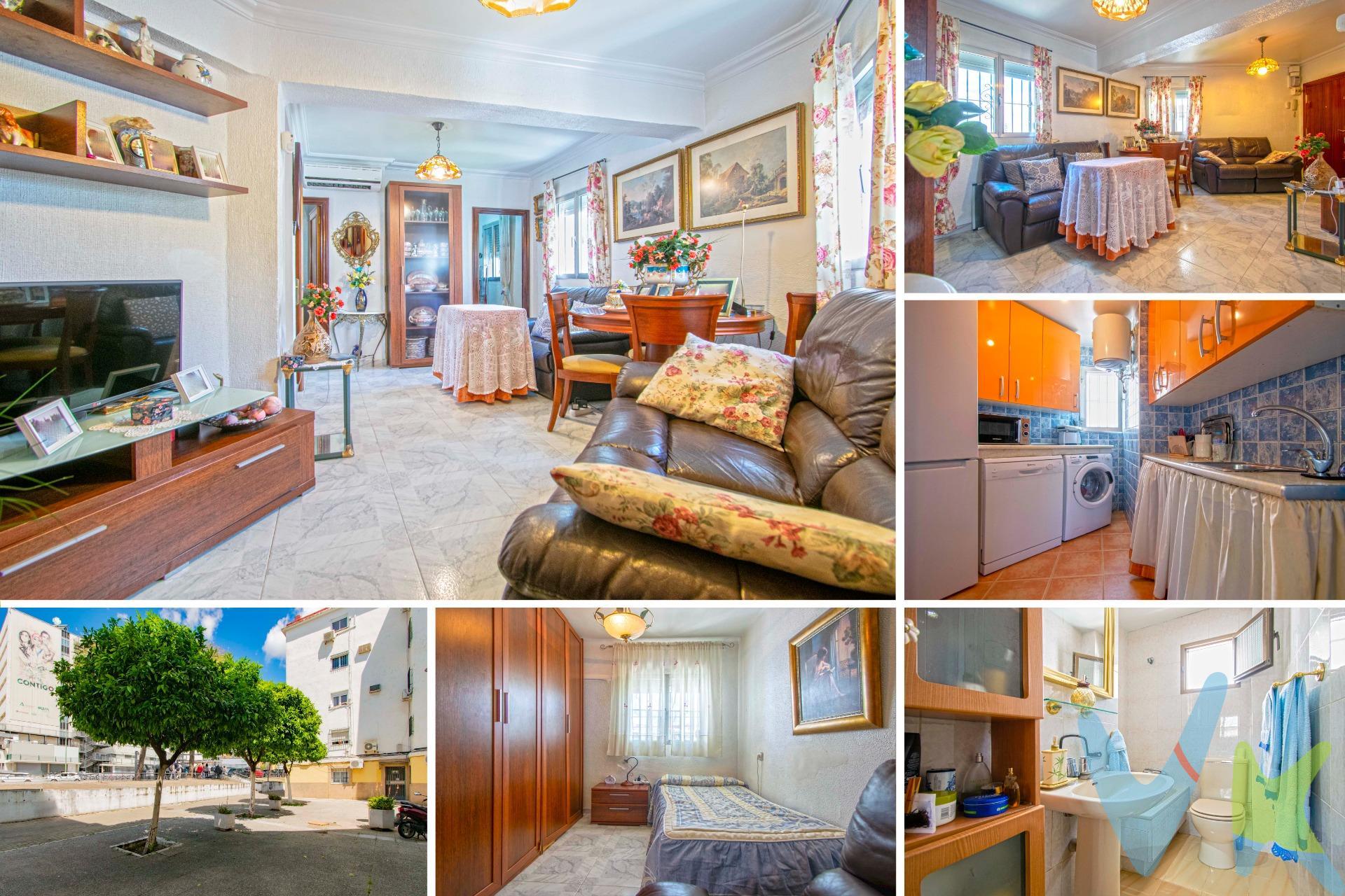 Venta de nuda propiedad. Estupendo piso en Doctor Fedriani!!. Exterior y muy luminoso. Dispone de 45m2 construidos con buena distribución. El salón es de paso, muy cómodo y acogedor. La cocina es independiente y se encuentra amueblada, muy práctica. El piso cuenta con dos dormitorios exteriores y un baño completo. Las ventanas son de aluminio, las puertas de madera y el suelo de gres, tiene un Split de aire acondicionado en salón. Muy bien situado, muy cerca del hospital y con todo tipo de servicios a su alcance, comercios, colegios, zonas infantiles...Solicité más información sin compromiso. . Informamos a nuestros clientes compradores que el precio de venta no incluye lo siguiente: Honorarios de la agencia inmobiliaria, Impuestos (I.T.P., I.V.A. o A.J.D., en su caso) ni otros gastos de la compraventa (gastos de Registro de la Propiedad, Notaría, Gestoría ni de posible Financiación). Documento D.I.A. a disposición del consumidor según Decreto 218/2005 Junta de Andalucía. 
