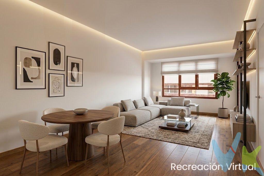 . Ubicado en una de las zonas más demandadas de Castellón, junto al Parque del Lago y a un paso del centro, este amplio y luminoso piso es ideal para quienes buscan espacio, luz y una excelente ubicación. La vivienda destaca por su doble orientación este-oeste, lo que garantiza luz natural y ventilación cruzada durante todo el día. El salón es amplio y muy luminoso, perfecto para disfrutar de un ambiente cómodo y acogedor. Su distribución ofrece tres habitaciones dobles y una individual, con múltiples posibilidades de redistribución y personalización. La cocina es independiente y cuenta con galería, aportando funcionalidad y espacio extra. El inmueble se encuentra para reformar, lo que permite adaptarlo completamente a tus gustos y necesidades. Actualmente dispone de un baño, aunque originalmente eran dos, por lo que existe la posibilidad de recuperar fácilmente un segundo baño. La vivienda cuenta además con terraza, trastero y plaza de parking. El edificio dispone de solo dos vecinos por planta, ofreciendo mayor tranquilidad y privacidad. El portal ha sido reformado y adaptado a la normativa vigente. Su ubicación estratégica permite disfrutar de colegios, comercios de proximidad, centros médicos, zonas verdes y transporte público a pocos pasos, con paradas de autobús cercanas y todos los servicios necesarios para el día a día. Una vivienda con espacio, luz y ubicación privilegiada, perfecta para crear el hogar que siempre has querido. (*) Cláusula de Transparencia y Desglose de Gastos. En cumplimiento de las obligaciones de información previstas en la Ley 10/2025, de 28 de diciembre, de servicios de atención a la clientela y transparencia, así como en la normativa sectorial vigente, se hace constar que el precio indicado no incluye los gastos e impuestos inherentes a la adquisición, los cuales se desglosan a continuación:. - Impuesto sobre Transmisiones Patrimoniales (ITP): Se aplicará el tipo impositivo vigente en la Comunidad Valenciana, generalmente el 10%, sin perjuicio de tipos reducidos aplicables según las circunstancias personales del comprador o las características del inmueble. El impuesto se devenga sobre el Valor de Referencia Catastral o el precio de venta, aquel que resulte superior. Para una información exhaustiva sobre el funcionamiento, tipos impositivos y bonificaciones del ITP, puede consultar el portal oficial de la Agencia Tributaria autonómica en el siguiente enlace: www.atv.gva.es/es/itpajd. - Gastos de Notaría: Los honorarios notariales se calcularán conforme al arancel oficial regulado en el Anexo I, del Real Decreto 1426/1989, de 17 de noviembre, por el que se aprueba el arancel Notarial. - Gastos de Registro: La inscripción en el Registro de la Propiedad se facturará según el arancel oficial establecido en el Anexo I, del Real Decreto 1427/1989, de 17 de noviembre, por el que se aprueba el arancel de los Registradores de la Propiedad. - Gastos de Gestión: Los honorarios por la tramitación administrativa, liquidación de impuestos e inscripción registral, en el supuesto de ser a cargo de la agencia inmobiliaria, ascienden a 302,50 € (IVA incluido). - Honorarios Agencia del Vendedor: incluidos en el precio publicado. - Honorarios Agencia del Comprador: Se informa que eventualmente podrían existir honorarios profesionales a cargo del adquirente, en aquellos casos en que se hubieran contratado previamente los servicios específicos del encargo de compra y en ningún caso estarán vinculados al precio.