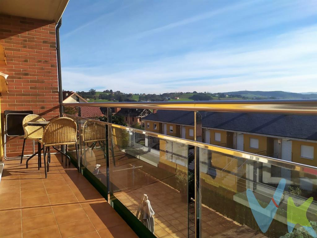 Soleado apartamento en Cudón , se distribuye en habitación de matrimonio, salón con cocina americana y baño. Tanto desde la cocina como desde la habitación se puede salir al balcón desde donde podrás disfrutar de unas maravillosas vistas despejadas. Situado en primera planta sin ascensor. Incluye en el precio plaza de garaje.Destaca por su luz natural y zona tranquila cerca de las playas de Cuchía y Miengo, a 10 minutos de Torrelavega y 15 de Santander.Gastos e impuestos no incluidos en el precio (compra sujeta a ITP. El comprador se hará cargo de los costes de la escritura e inscripción en el registro de la propiedad) Más información en www.activanorte.comNo incluidos gastos de gestión al comprador del 1\'5% + IVA