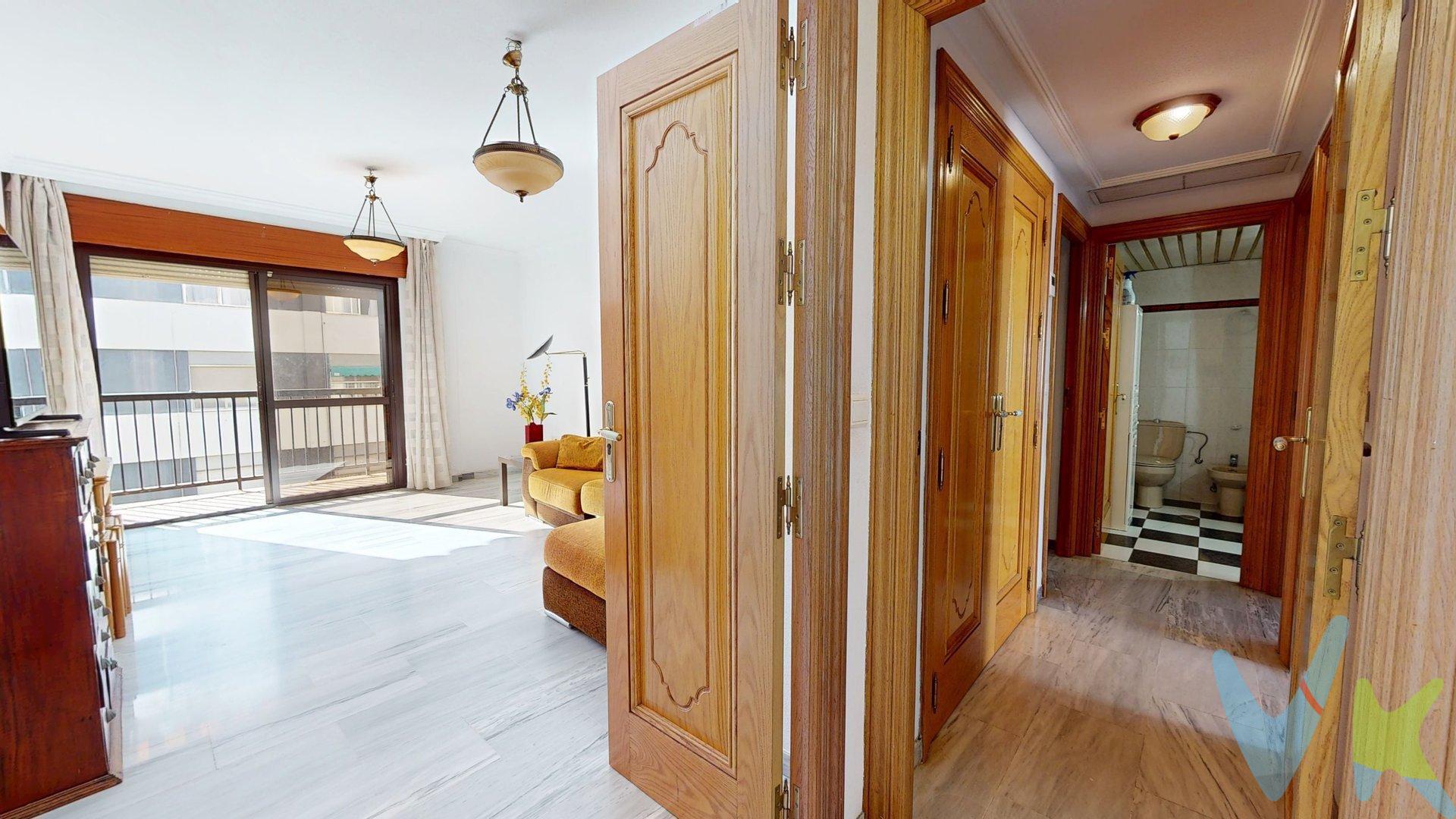 Descubre este espectacular piso ubicado en la emblemática zona de Medina Azahara, a solo 3 minutos de la estación y con excelente acceso al transporte público. Con una superficie construida de 101 m² y útil de 75 m², esta propiedad está diseñada para ofrecer confort y funcionalidad. Dispone de un amplio salón que se abre a una encantadora terraza ideal para disfrutar del aire libre. El inmueble cuenta con tres habitaciones bien distribuidas:(Actualmente en dos dormitorios , solo volver  a poner  tabique ) una habitación doble amplia  espacios multifuncionales; además dispone de dos baños que aseguran comodidad tanto para familias como para visitas. La conservación del piso es buena lo cual permite entrar a vivir inmediatamente sin necesidad inmediata obras. Entre sus características adicionales destacan su puerta blindada por seguridad garantizada, así como el ascensor que facilita el acceso desde cualquier planta del edificio. Este atractivo hogar también goza proximidad a colegios e instalaciones sanitarias (hospitales) dentro del área,. donde encontrarás zonas infantiles ideales si tienes niños pequeños o deseas aprovechar los parques cercanos. . COCHERA OPCIONAL EN EL MISMO EDIFICIO, EL CUAL NO SE INCLUYE DENTRO DEL PRECIO DE VENTA.  . No pierdas esta oportunidad única; ¡contacta hoy mismo! Este lugar tiene todo lo necesario para convertirse en tu nuevo hogar. En cumplimiento de las obligaciones de información previstas en la Ley 10/2025, de 28 de diciembre, de servicios de atención a la clientela y transparencia, así como en la normativa sectorial vigente, el precio indicado no incluye los gastos e impuestos inherentes a la adquisición, los cuales se desglosan estimados o con posibilidad de calcularlos a continuación; los gastos más ajustados serán dados en el D.I.A. en la visita a inmuebles, o antes. *Gastos de Notaría: La Minuta se calculará según al arancel notarial oficial: Anexo I, del Real Decreto 1426/1989, de 17 de noviembre. Enlace: https://notariared.com/calculadora-gastos-compra-vivienda/. *Gastos de Registro de la Propiedad: La inscripción se facturará según el arancel oficial: ANEXO I, del Real Decreto 1427/1989, de 17 de noviembre. Igual enlace anterior . *Gastos de Gestión (Gestoría): Los honorarios por la tramitación administrativa, liquidación de impuestos e inscripción registral ascienden de forma estimativa a [363 € aprox.] (IVA incluido), aunque depende de cada caso, y su dificultad. *Honorarios Agencia del Vendedor: incluidos en el PVP. *Honorarios Agencia del comprador: La agencia prestará los servicios de información, asesoramiento y acompañamiento previstos en el Encargo de Servicios y en el D.I.A. Si solicita servicios adicionales o personalizados, sus honorarios serán informados previamente, de forma individualizada y por escrito, conforme a la libertad de pactos y a la normativa vigente, siendo actualmente el 2% mas I.V.A. del precio final de venta. *Si necesita Financiación, su banco le informará. *Impuesto sobre Transmisiones Patrimoniales (ITP): Se aplicará el tipo impositivo vigente en Andalucía (generalmente el 7%, sin perjuicio de tipos reducidos del 6%. 3,5%,  etc,  aplicables según las circunstancias personales del comprador o las características del inmueble). El impuesto se devenga sobre el superior entre: 1.- Valor de Referencia de Catastro; y  2.- Precio de venta. Puede calcular su situación personal en el portal oficial de la A.T. de Andalucia. enlace: https://www.juntadeandalucia.es/organismos/economiahaciendayfondoseuropeos/areas/tributos-juego/tributos/paginas/impuestos-cedidos-transmisiones.html; 