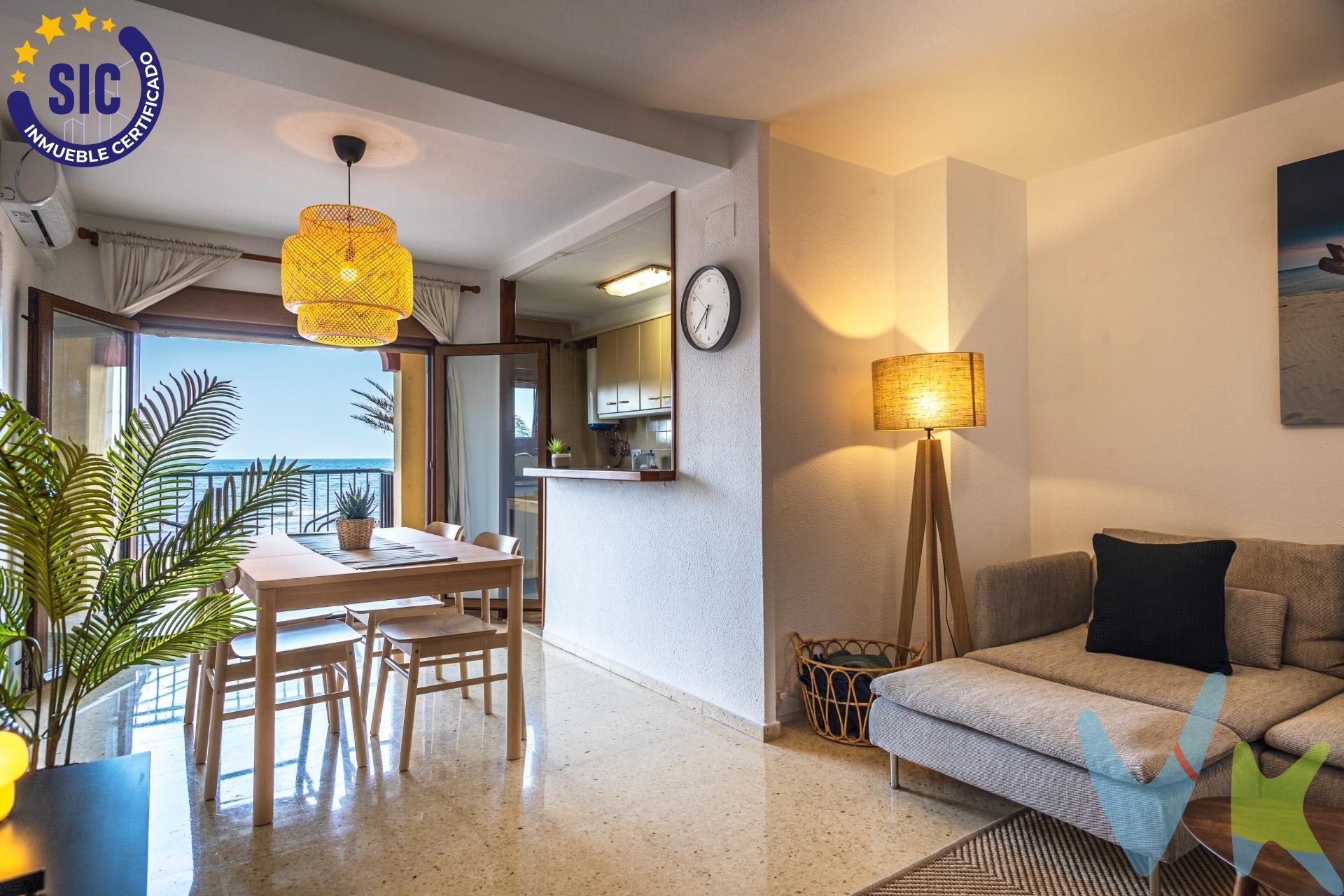 Se ofrece una oportunidad única para adquirir un magnífico apartamento situado en la codiciada primera línea de playa en Port Saplaya. Esta luminosa y espaciosa vivienda combina una ubicación inmejorable con unas vistas espectaculares al mar Mediterráneo, ideal para disfrutar del estilo de vida costero. Distribución y Características Principales. El apartamento está compuesto por tres dormitorios, garantizando amplitud y comodidad. Dos de estos dormitorios son dobles, ofreciendo un espacio generoso. Todos los dormitorios cuentan con armarios empotrados, optimizando el espacio de almacenamiento. Dormitorios: 3 (2 dobles, 1 individual). Armarios: Empotrados en todos los dormitorios. Dos splits de aires acondicionados de frio/calor. La propiedad destaca por sus dos espacios exteriores, ideales para relajarse y disfrutar del entorno:. Balcones: Dos balcones, ambos con vistas directas al mar. Zonas Comunes y Servicios. La vivienda dispone de una cocina totalmente equipada, lista para ser utilizada. El amplio comedor se convierte en el corazón del hogar, perfecto para reuniones y comidas familiares, con acceso directo a uno de los balcones. Para mayor confort, el apartamento cuenta con dos baños completos. Ubicación y Vistas. La principal característica de esta propiedad es su situación en primera línea de playa, ofreciendo acceso inmediato a la arena y el mar. Las vistas al mar desde todas las estancias son inigualables, proporcionando un paisaje de postal todos los días. Port Saplaya, conocida como la "Pequeña Venecia", es una zona residencial de gran encanto, con puerto deportivo, zonas comerciales, restaurantes y todos los servicios necesarios al alcance de la mano. VENTA:. PVP 380.000€.  Gastos e impuestos no incluidos en el precio. La compra conlleva impuestos y gastos de formalización para el comprador. A título orientativo se informa que en segundas transmisiones el ITP con carácter general en  Valencia es del 10%, pudiendo existir otros tipos impositivos atendiendo a las circunstancias  personales del comprador u otras circunstancias previstas legalmente. Base imponible del impuesto el mayor valor entre el precio de compraventa, la tasación o el valor de referencia catastral. En cuanto a los gastos de notaría y registro, en su caso,  suelen oscilar aprox; entre 1,5% y 2,5% (aranceles variables según precio, n.º de copias y complejidad). El comprador elige notario. Si el comprador precisase de hipoteca: tasación, condiciones y costes bancarios serán según entidad elegida por el comprador, así como los gastos de gestoría, y cualesquiera otros gastos inherentes a la formalización de la compraventa que legalmente correspondan a la parte compradora, salvo pacto expreso en contrario con el vendedor. El consumidor tiene, conforme a la normativa vigente, a su disposición información y documentación adicional relativa al inmueble y condiciones de la compraventa, que podrá ser consultada en C/Joaquín Costa 4, bajo 46005 Valencia o urbe2@remax.es. Honorarios de mediación inmobiliaria a cargo del  COMPRADOR: (3% del precio final de venta más IVA (21%), salvo otro pacto.); y de VENDEDOR (según acuerdo con el mismo). . Se informa al consumidor que la agencia actúa como intermediaria inmobiliaria en la operación, estando cualquier eventual compraventa y sus condiciones sujeta a la aceptación expresa del propietario-vendedor y a la posterior formalización del correspondiente contrato.