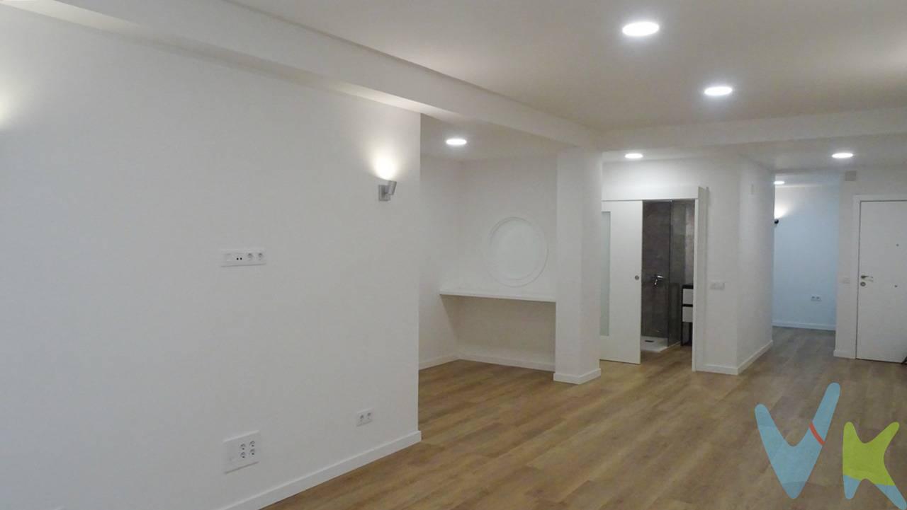 Se vende espectacular piso en la zona de Escaleritas, completamente reformado con materiales de alta calidad y un diseño moderno que combina confort y estilo. La vivienda es muy luminosa, gracias a sus grandes ventanales, consta de una amplio salón con excelente entrada de luz natural, con cuatro habitaciones espaciosas, ideales para familias , con baños modernos, reformados con acabados de alta calidad y una cocina independiente, totalmente equipada con electrodomésticos a estrenar (lavadora, lavavajillas, horno, frigorifico, termo y vitrocerámica). El piso tiene una reforma integral reciente con instalaciones, suelos y acabados actualizados. El piso consta también de luces Led integradas en todo el piso, canalización de internet y fibra en el salón y todas las habitaciones. Se encuentra  ubicado en una zona con todos los servicios: transporte público, supermercados, colegios y zonas comerciales, es perfecta para quienes buscan espacio, luz y comodidad en una de las zonas más demandadas. Los gastos e impuestos derivados de la compraventa no están incluidos en el precio. 