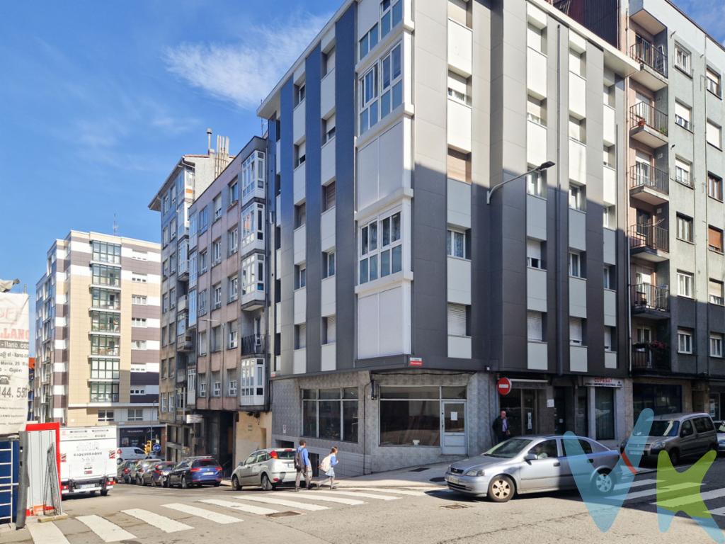 Descubra su próximo hogar en una de las zonas más solicitadas de Gijón. Ponemos en venta este piso lado Pablo Iglesias, una ubicación que combina a la perfección la tranquilidad residencial con una excelente comunicación y servicios. Situado en la planta tercera de un buen edificio,dispone de tres habitaciones,Empotrados,Salon,Cocina ,2 Baños además de 2 Despensas,esta propiedad es la opción ideal para quienes buscan comodidad y funcionalidad en su día a día.El portal ha sido completamente reformado recientemente lo que permitió no tener Barreras arquitectónicas, una característica que añade un plus de comodidad a su vida diaria,Ideal para residentes de todas las edades, facilitando el acceso sin complicaciones a todas las plantas.La ubicación de este piso es otro de sus puntos fuertes,perfectamente comunicado, con paradas de autobús a pocos pasos, ofrece un acceso fácil y rápido al resto de la ciudad. Esta conectividad le permitirá desplazarse sin ningún inconveniente a los principales puntos de interés de Gijón y disfrutar de todas las ventajas que la ciudad ofrece.Cuenta con una oferta completa de servicios en la cercanía: desde colegios y centros de salud hasta comercios y lugares de ocio,todo está a su disposición, sin la necesidad de recorrer largas distancias, haciendo su vida más cómoda y práctica.Finalmente, la comunidad del edificio es tranquila y bien cuidada, proporcionando un ambiente seguro y agradable para todos sus vecinos. Si busca un lugar donde establecerse, en el que cada detalle ha sido cuidadosamente pensado para su bienestar, este piso es una opción que merece su consideración.No pierda la oportunidad de visitar esta magnífica propiedad.Contáctenos para más información y concertar una visita. Estamos seguros de que este piso superará todas sus expectativas.El precio NO incluye: Impuestos, gastos de Notaría ni registro 