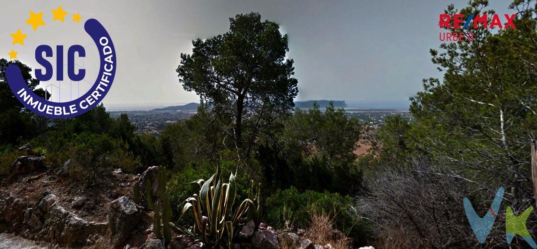 🌟 Oportunidad Única en Ibiza: Dos Terrenos Rústicos Contiguos con Gran Potencial. ¿Sueñas con tener tu propio rincón en la mágica isla de Ibiza?. Te presentamos una oportunidad excepcional para adquirir dos extensos terrenos rústicos contiguos en el prestigioso término de San Jorge, perteneciente al Ayuntamiento de Sant Josep de Sa Talaia. Con una superficie total de más de 140.000 m² (14 Ha.), esta propiedad única se compone de dos parcelas: una de 8,3 Ha. y otra colindante de 5,8 Ha. Más allá de su actual calificación rústica, estos terrenos representan una inversión estratégica en una isla donde la tierra es un bien escaso y cada vez más valioso. Su privilegiada ubicación en Sant Josep, reconocida por su belleza natural y tranquilidad, ofrece un entorno idílico con vistas espectaculares que te dejarán sin aliento. Privacidad, naturaleza y potencial de crecimiento se combinan en un solo lugar. 📣 NOVEDAD LEGAL IMPORTANTE. El Parlament de les Illes Balears ha aprobado recientemente una nueva ley que liberaliza el uso del suelo rústico, permitiendo la construcción de viviendas (consultar condiciones específicas) con el objetivo de afrontar la emergencia habitacional en las islas. ¡Esta es tu oportunidad para adquirir terreno en Ibiza con potencial urbanístico… a precio de suelo rústico!. Actualmente, estos terrenos se ofrecen a un precio increíble de solo 6 €/m², lo que supone una inversión total de 855.000 €. Ya sea como inversión a medio/largo plazo o como proyecto personal, el valor de esta propiedad es innegable en uno de los destinos más deseados del Mediterráneo. 🔑 Puntos Clave. 📍 Ubicación precisa: Ibiza, término de San Jorge, Ayto. de Sant Josep de Sa Talaia. 📐 Superficie total: 14 Ha. distribuidas en dos parcelas rústicas contiguas (8,3 Ha. + 5,8 Ha.). 💼 Inversión segura: La tierra en Ibiza siempre mantiene y aumenta su valor. 📈 Alta revalorización: Año tras año, impulsada por la demanda y la normativa favorable. 🏞️ Entorno privilegiado: Vistas impresionantes, naturaleza, tranquilidad y privacidad. 💰 Precio atractivo: 6 €/m² — una oportunidad difícil de repetir. 📜 Potencial urbanístico: Nueva ley permite edificar en suelo rústico (según condiciones legales). No dejes pasar esta ocasión única de adquirir terreno en Ibiza con gran potencial de desarrollo a un precio excepcional. 📞 Contáctanos hoy mismo para más información y descubre el verdadero valor de esta propiedad incomparable. La descripción del presente inmueble e imágenes tienen mero carácter informativo y en ningún caso carácter contractual, pudiendo ser modificados por la inmobiliaria comercializadora sin que ello implique responsabilidad alguna frente a terceros. En el precio de venta a público, esta propiedad NO incluye los gastos de adquisición (Notario, registro, gestión, honorarios, etc…). 